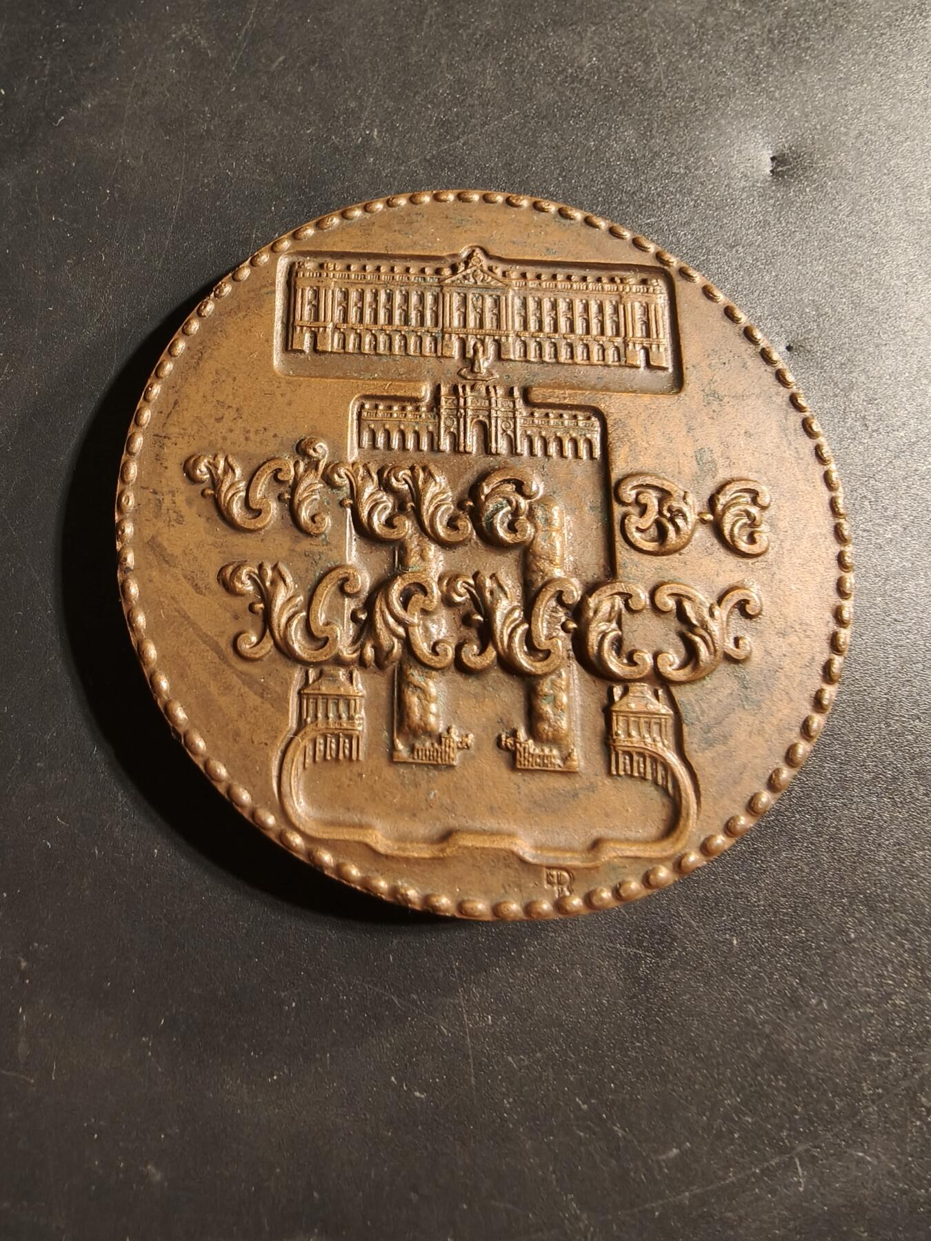 老王徽章第173期 洛林回归法国200周年大铜章     高浮雕    直径68mm    重量164.2g