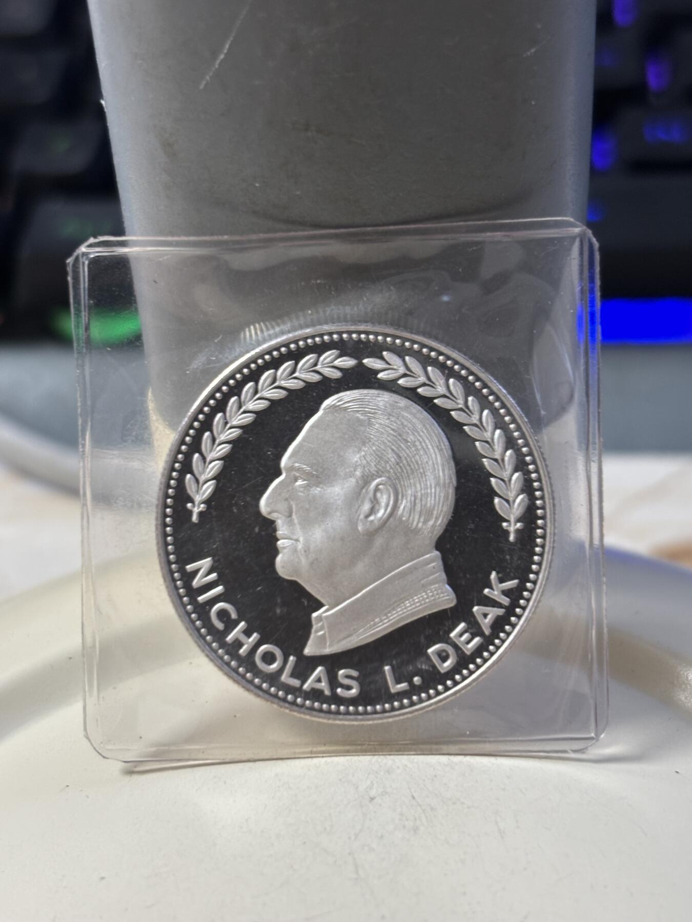 第186期拍卖 1978年尼古拉斯·戴克纪念银币，925银，直径32毫米，17.02克，银价283