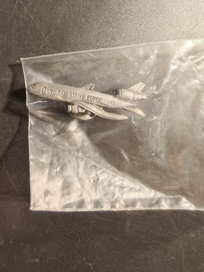 老王徽章第173期 - 没看空军DC-10飞机证章