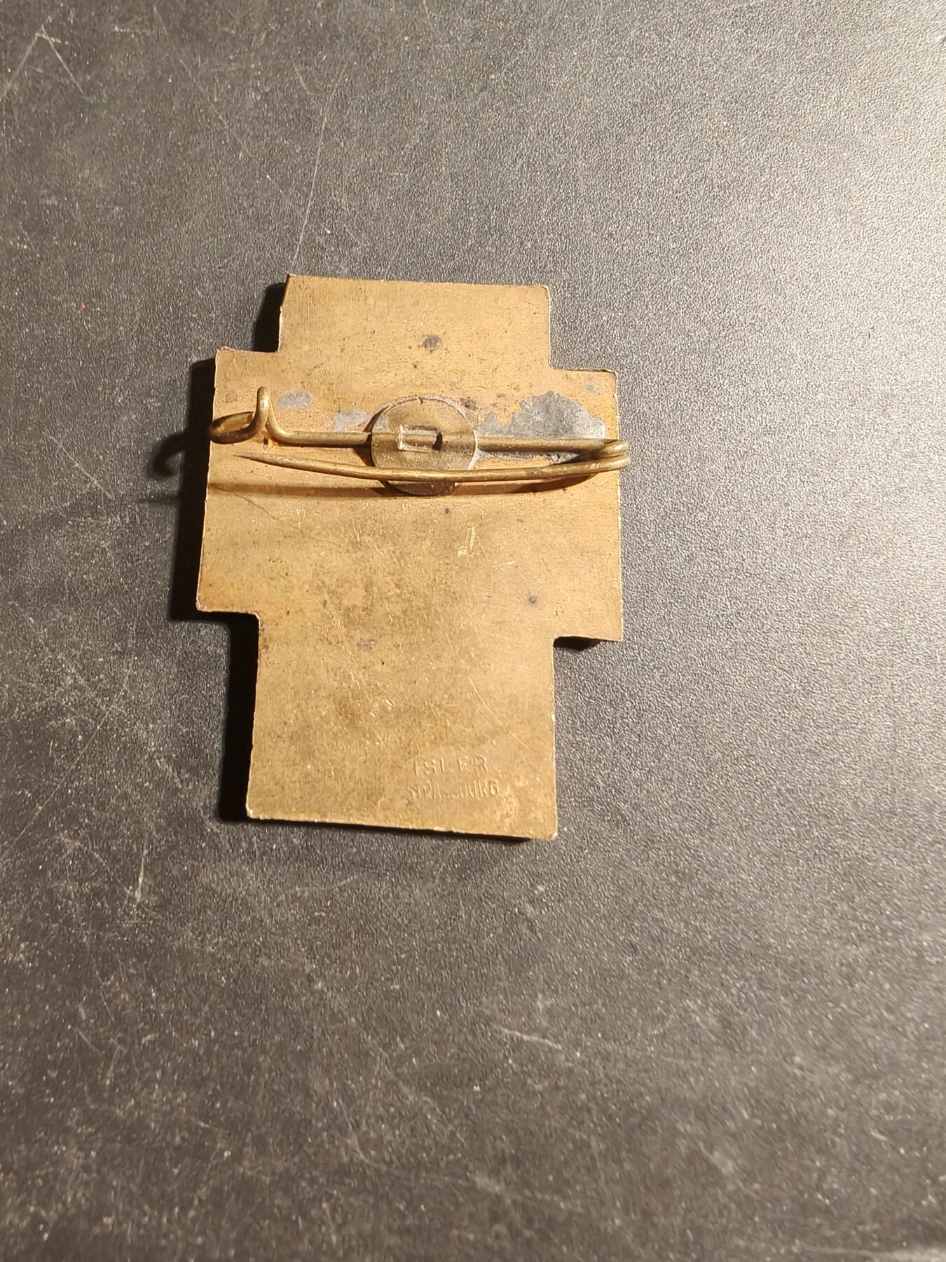 老王徽章第173期 法国阿尔萨斯市卢尔德圣母纪念章