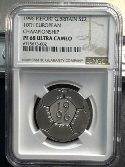 ❤️【币观天下】❤️ 第337期钱币拍卖- 2026.1.2周五晚上6点半场-长期征集拍品 - 英国1996年欧洲杯2英镑纪念银币NGC PF68 加厚盒子