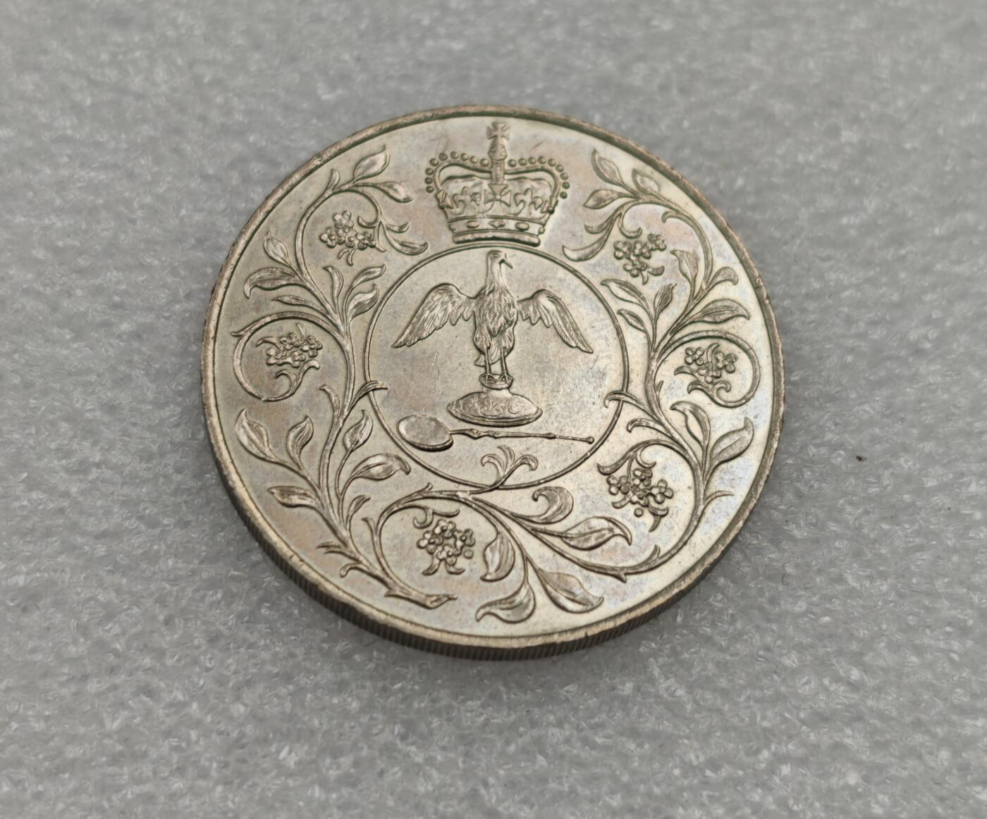 瓶子🏺第223期拍卖会  1977年英国伊丽莎白女王登基纪念克朗币