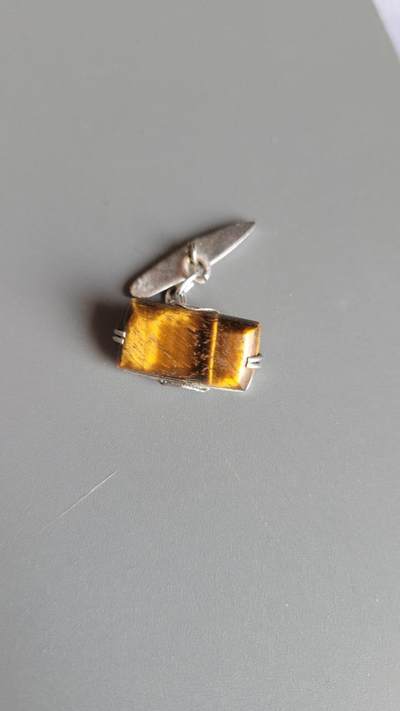 嘉宝良覃世界勋赏第21期拍卖 - 日本虎眼石袖扣