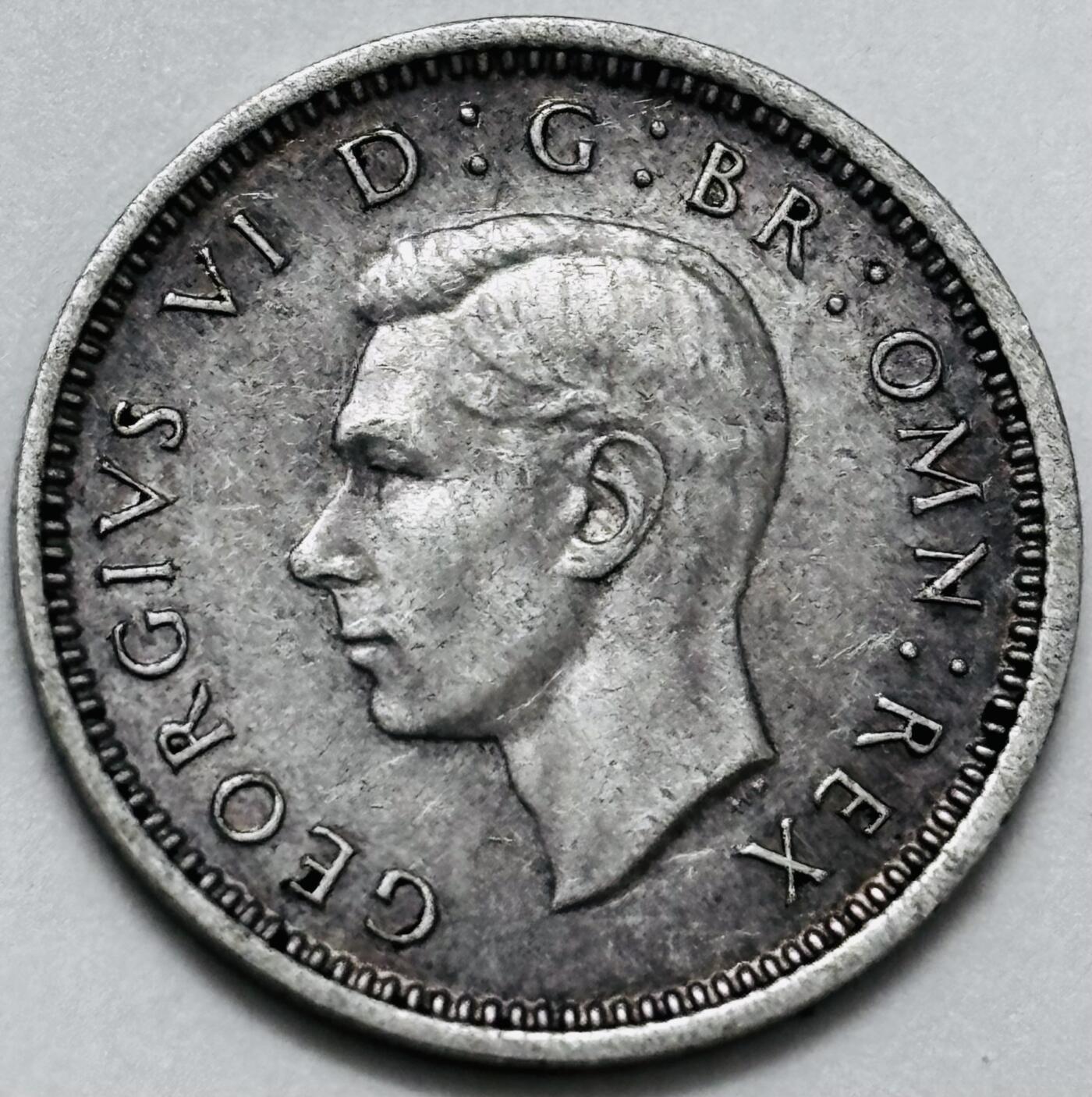 文馨钱币收藏 迎新纳福2026新年第一场（第 287 场）金银老铜币拍卖 1941 年英国乔治六世 3 便士银币 2 枚