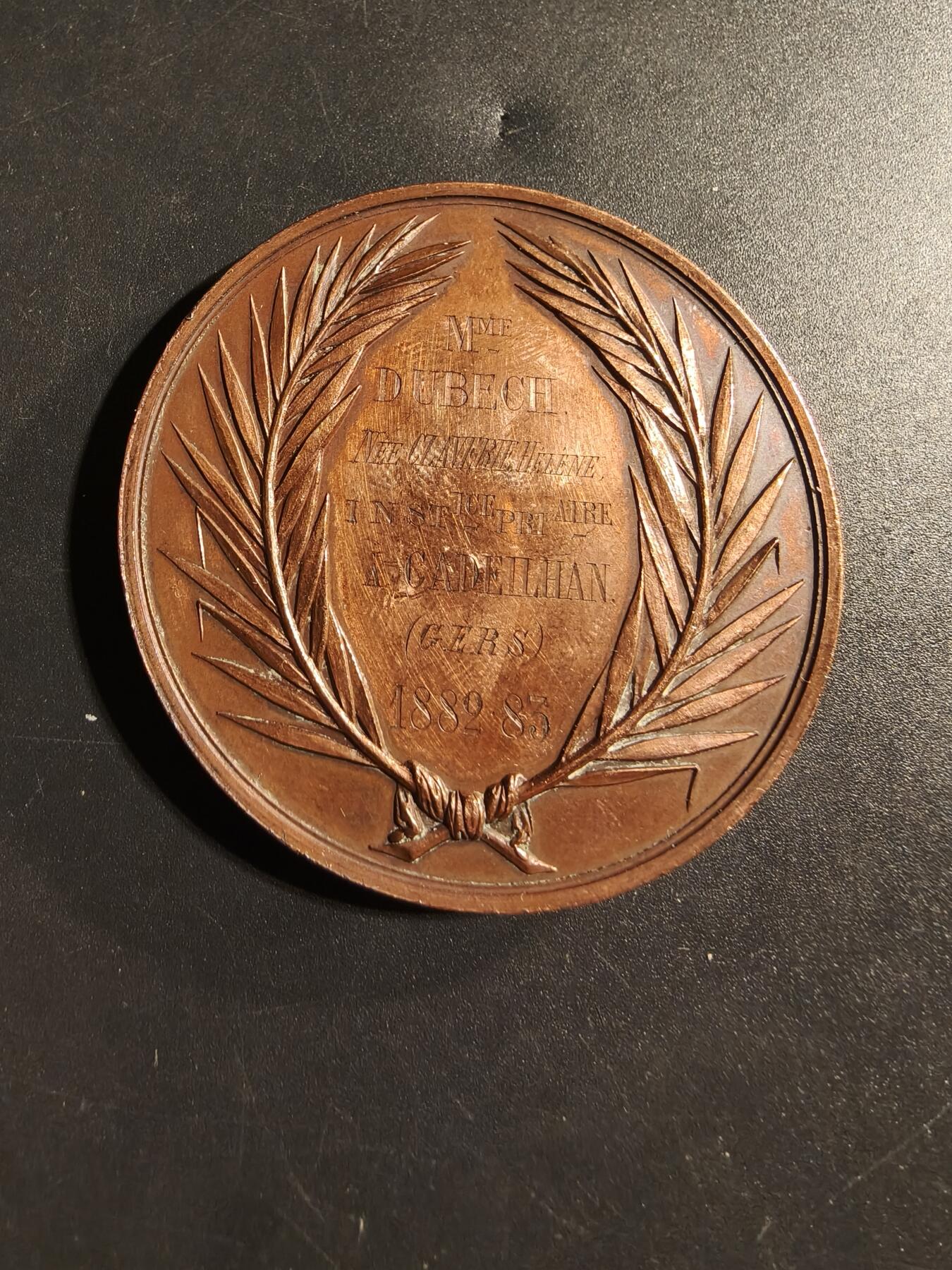 老王徽章第173期 法国1882-83艺术教育委员会大铜章     Cuivre铜标     直径50mm     重量64.5g