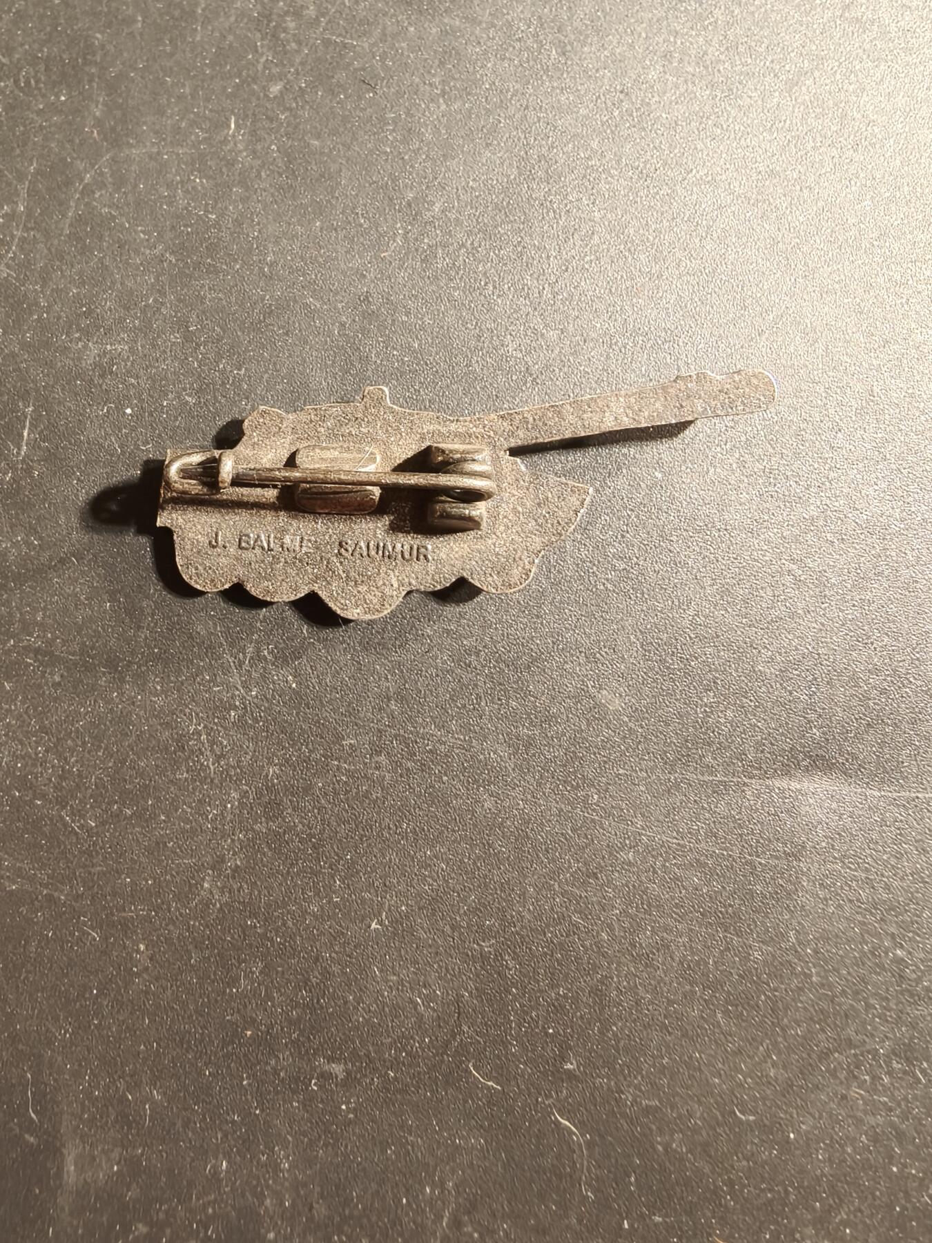 老王徽章第173期 法国AMX-10RC装甲侦察车证章