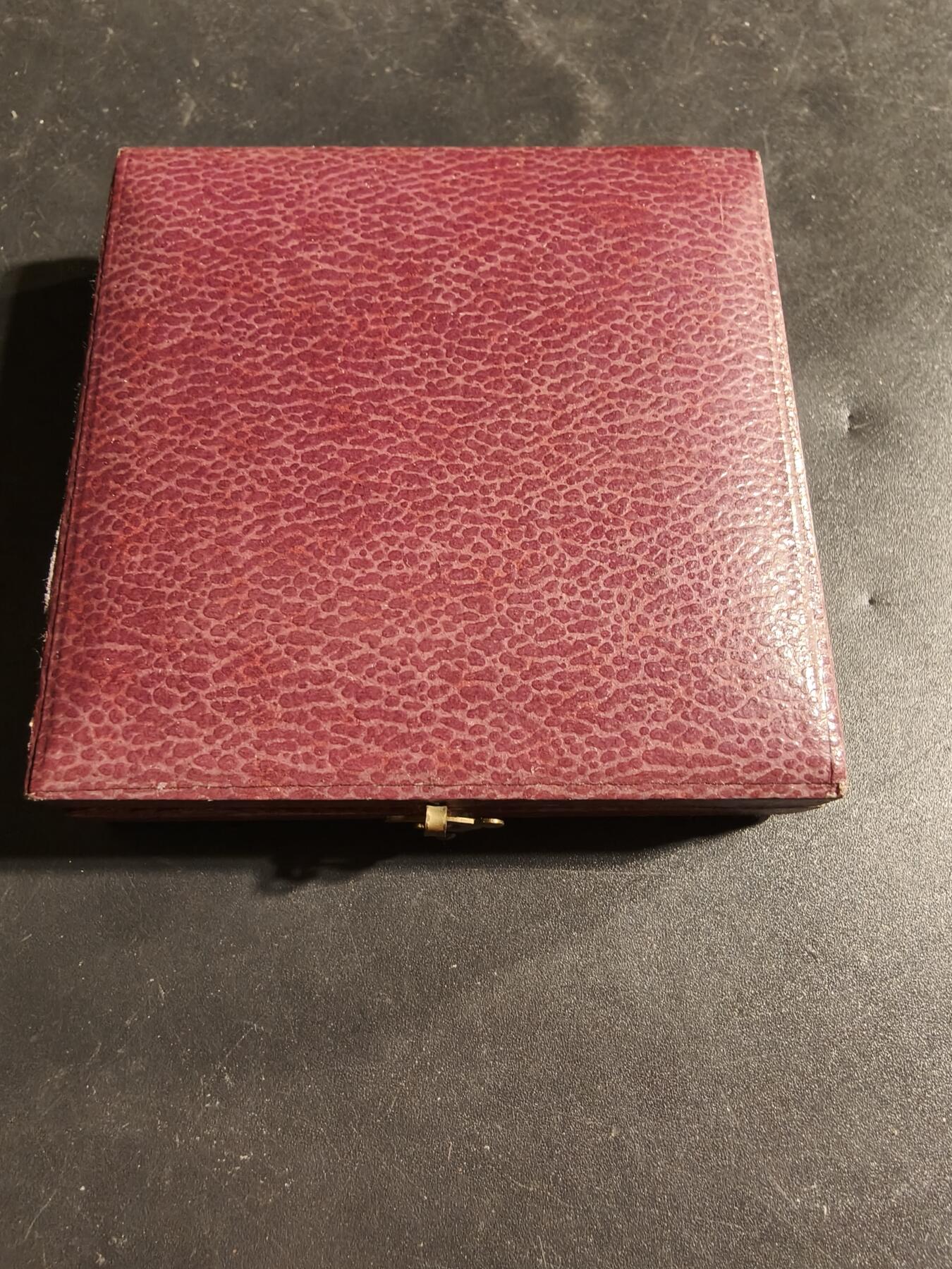 老王徽章第173期 法国兰斯工商会大银章    原盒     950银     直径41mm     重量37.3g