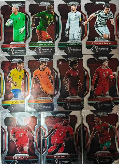 龙虎卡牌-七零场，2026首场，全场包邮！！（无佣金，周六结拍，欢迎送拍） - 11张不重复 折射卡牌 Panini Prizm系列  