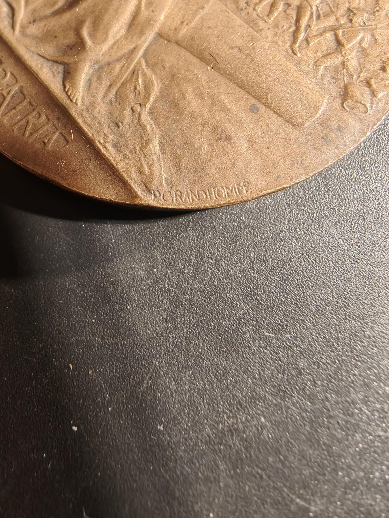 老王徽章第173期 法国战争部军事准备大铜章     原盒     大师Grandhomme作品     直径50mm     重量66.7g