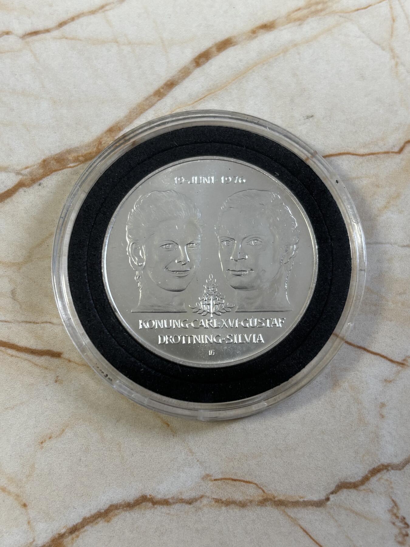 第186期拍卖 卡尔十六世古斯塔夫皇室婚礼50克朗纪念银币，925银，27.03克，银价454