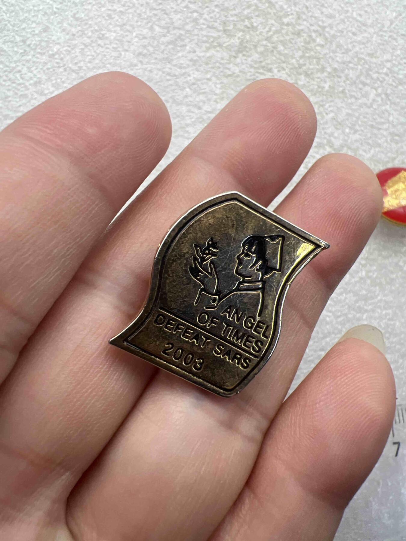 真品像章、纪念章 真品像章、纪念章