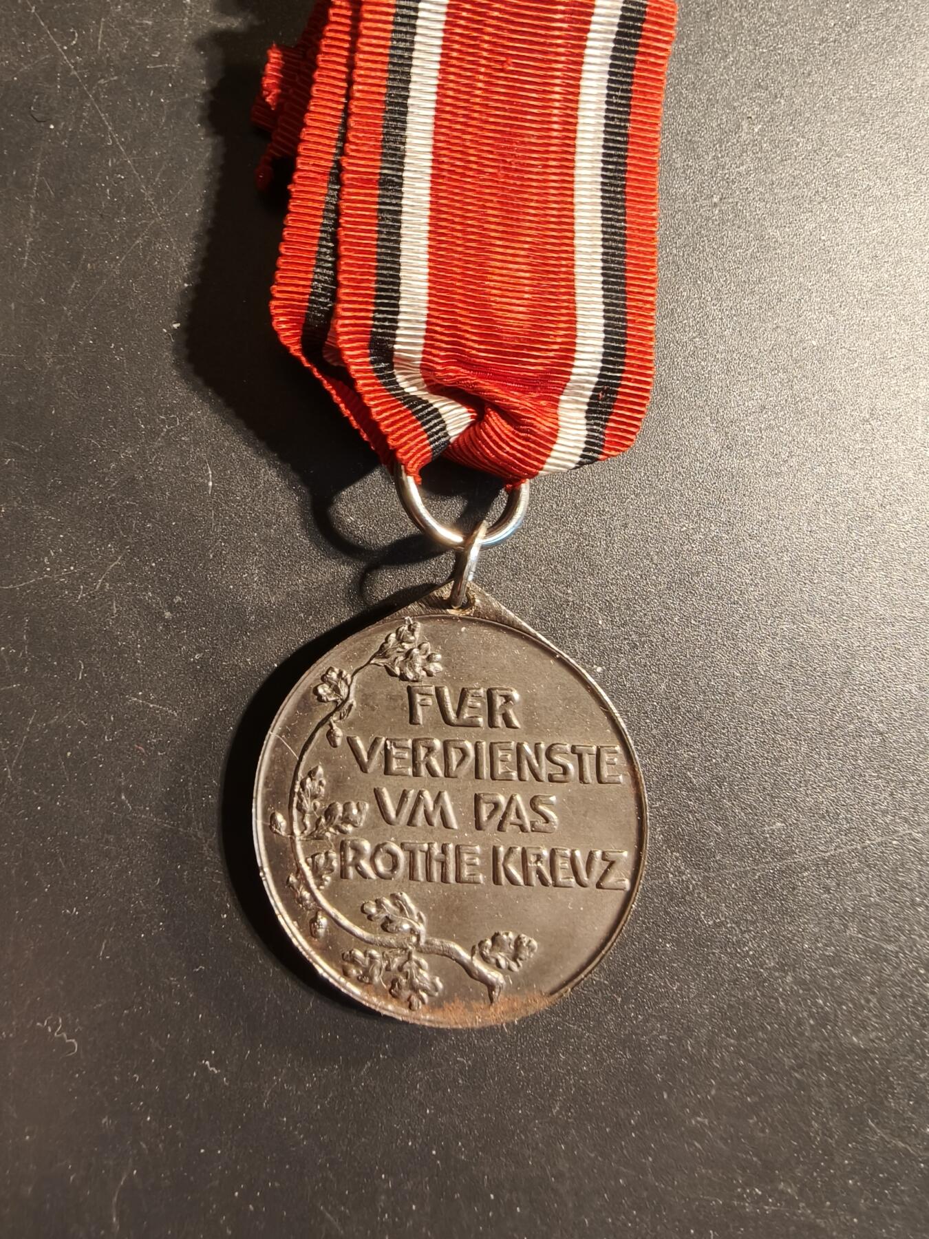老王徽章第173期 德国普鲁士红十字会杰出服务奖章