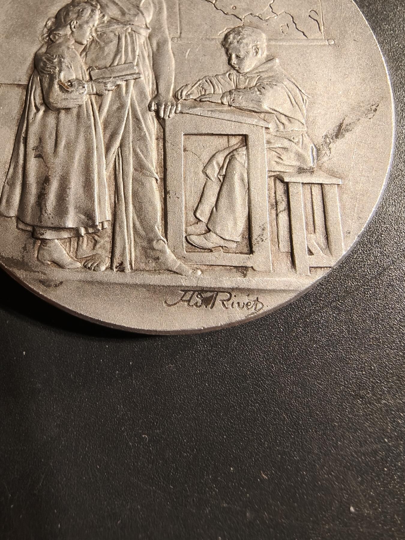 老王徽章第173期 法国图卢兹市小学教育证书镀银大铜章     原盒      大师里维特作品      直径50mm      重量71.1g