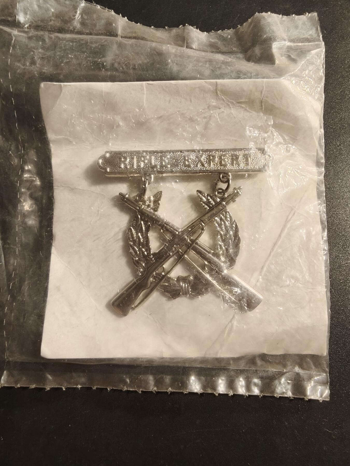 老王徽章第173期 美国海军陆战队步枪神枪手技能章    带厂标     原封未拆