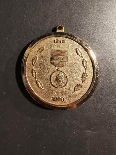 老王徽章第173期 - 法国劳工奖章40周年纪念章    直径49mm    重量49.2g