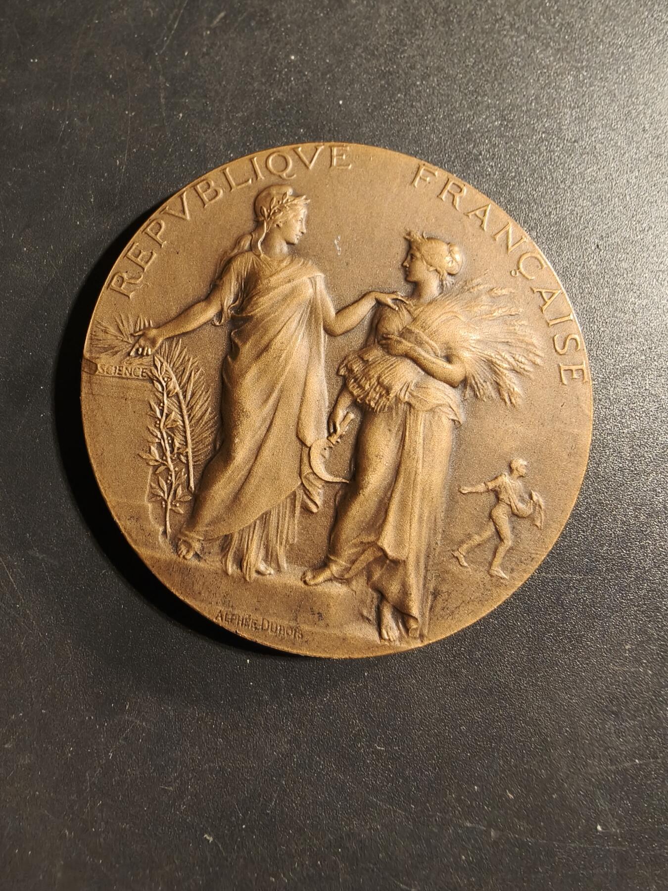 老王徽章第173期 法国农业协会农业竞赛大铜章     原盒    大师阿尔菲·杜布瓦作品     直径50mm      重量61.7g