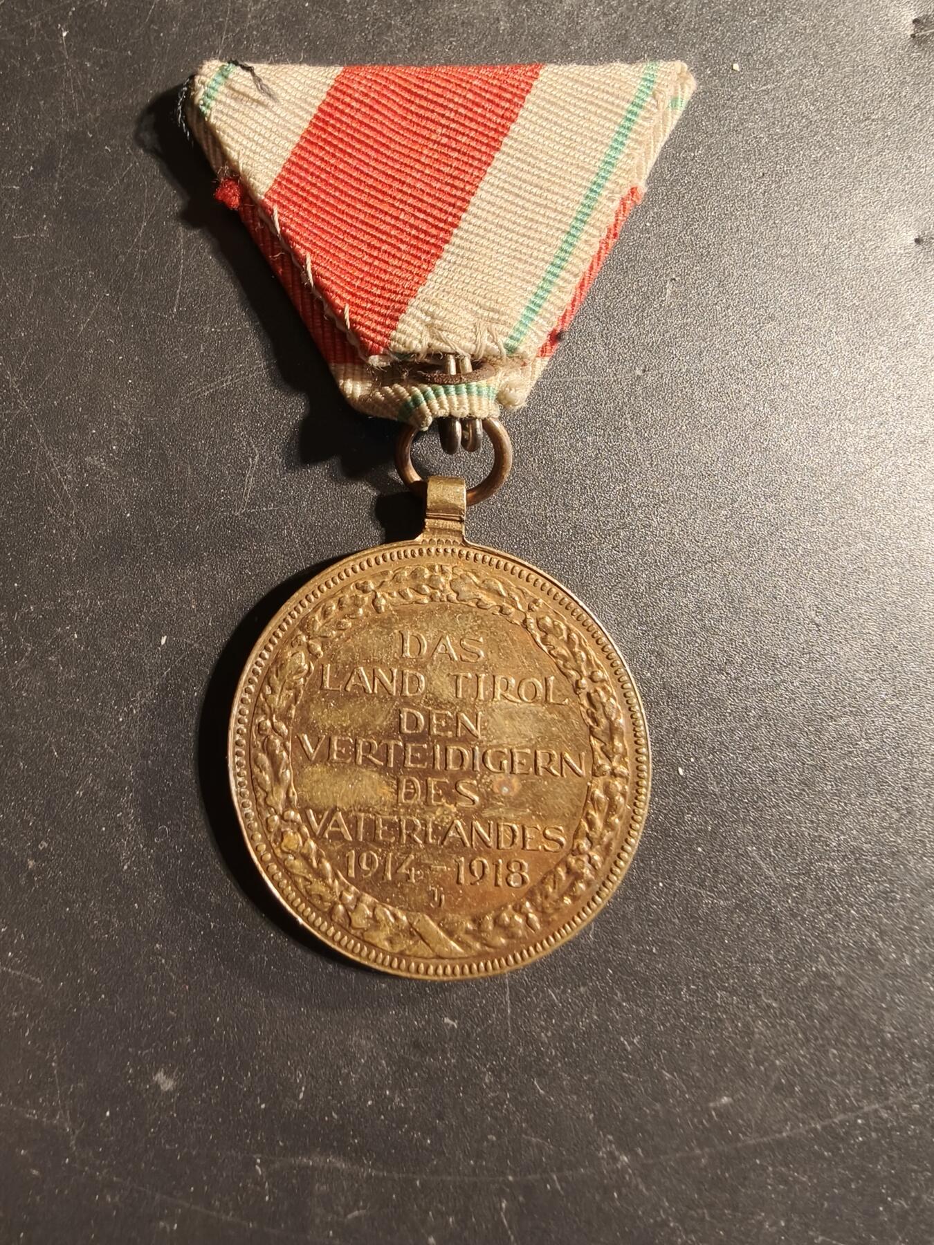 老王徽章第173期 奥匈帝国一战蒂罗尔防卫奖章