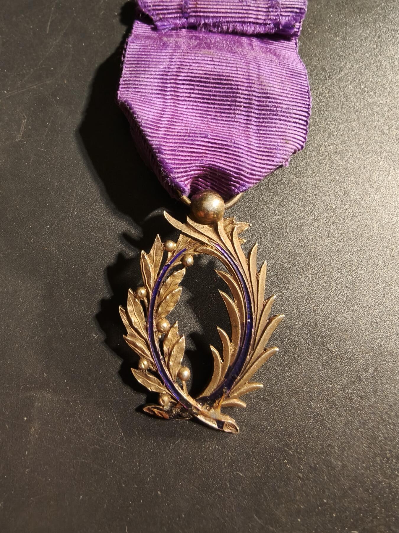 老王徽章第173期 法国军官级棕榈叶勋章    原盒