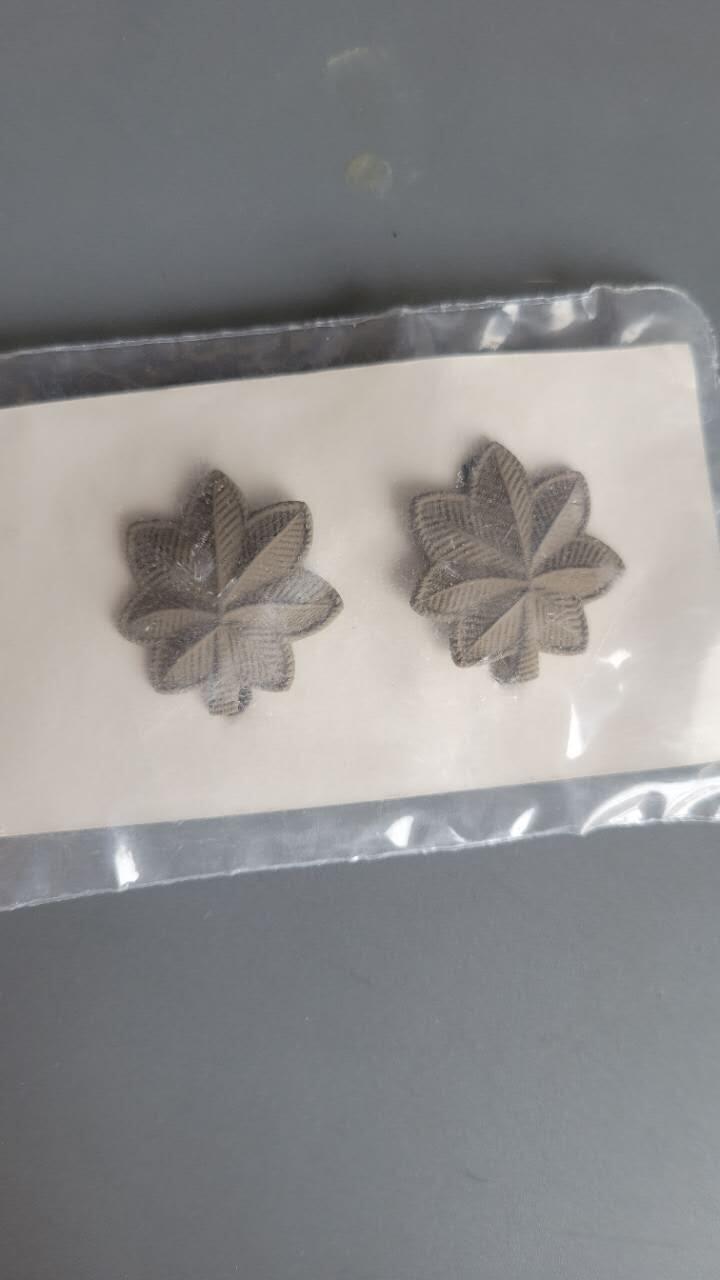 嘉宝良覃世界勋赏第21期拍卖 美国中校领花一组