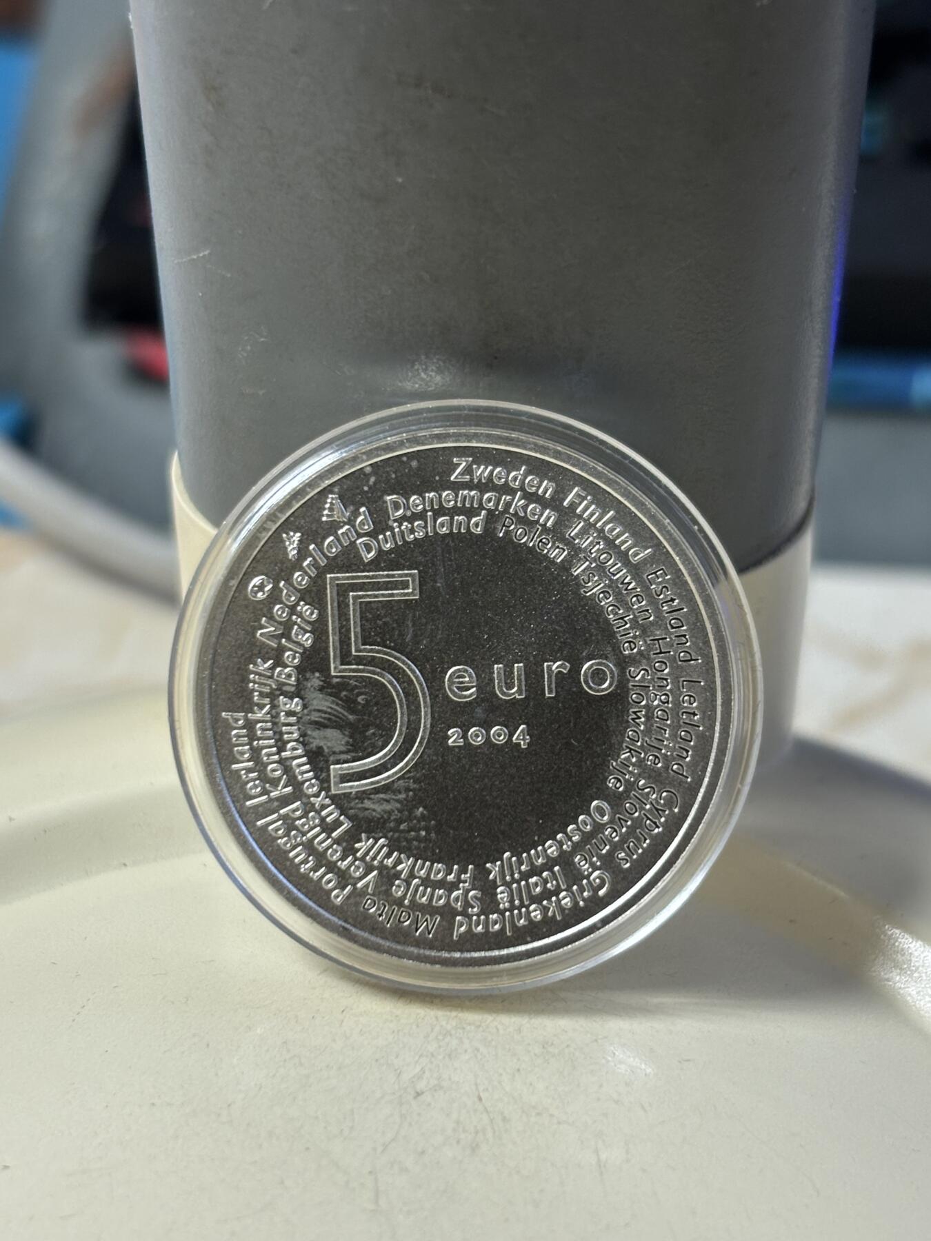 第186期拍卖 荷兰2004年欧盟东扩 欧洲之星 贝娅特丽克丝银币，11.9克，925银，有白斑，银价198