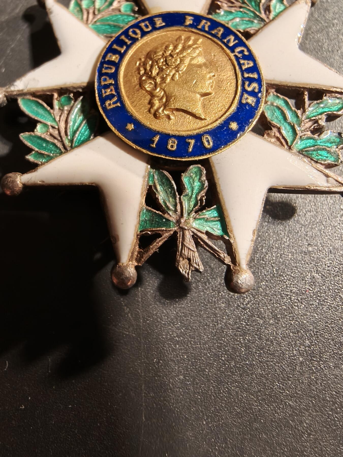 老王徽章第173期 法国骑士级荣誉军团勋章   原盒    银质珐琅     三共时期