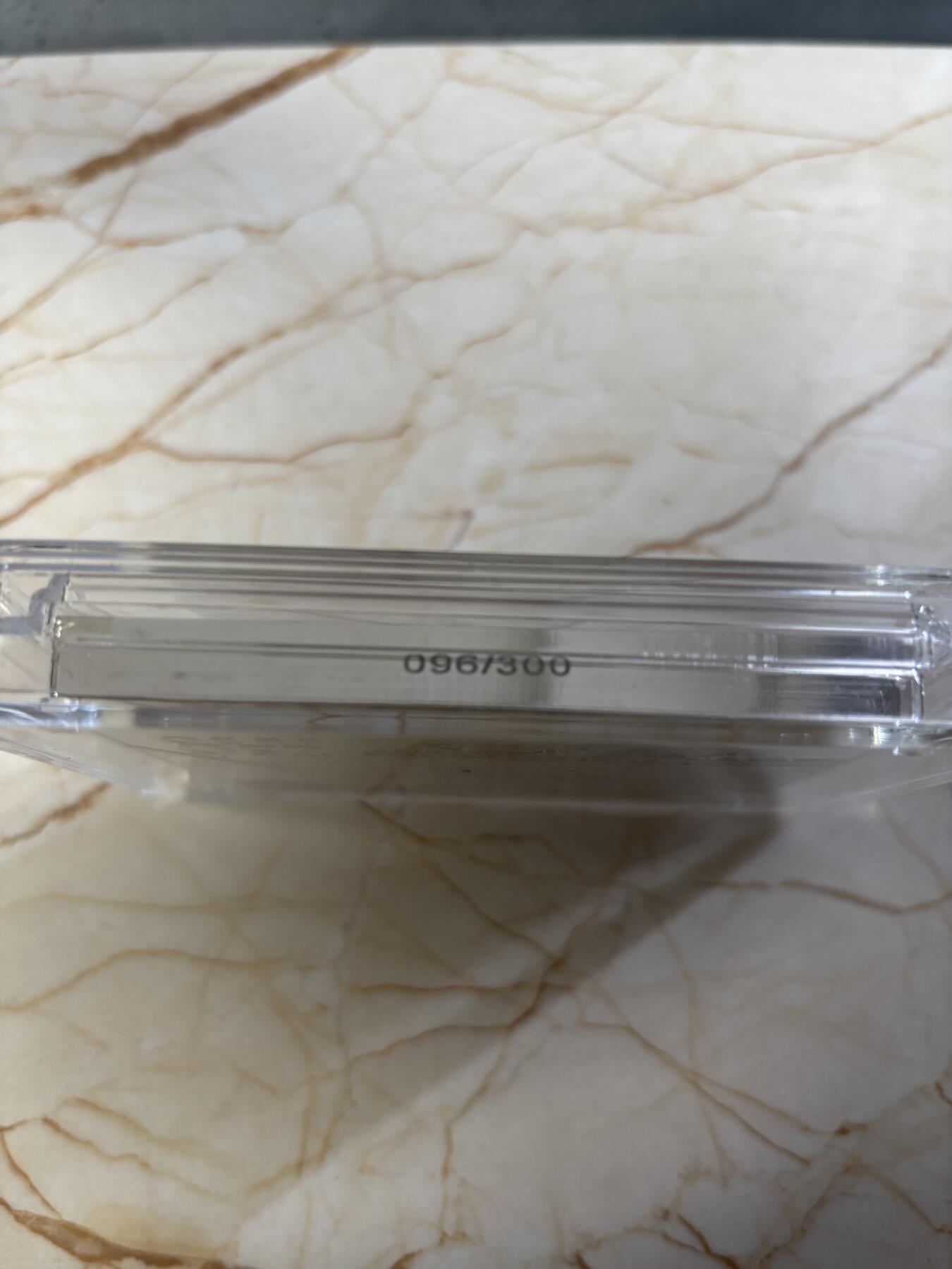 第186期拍卖 法国2023年卢浮宫杰作自由引导人民500克彩色银币，999银，500克，编号096