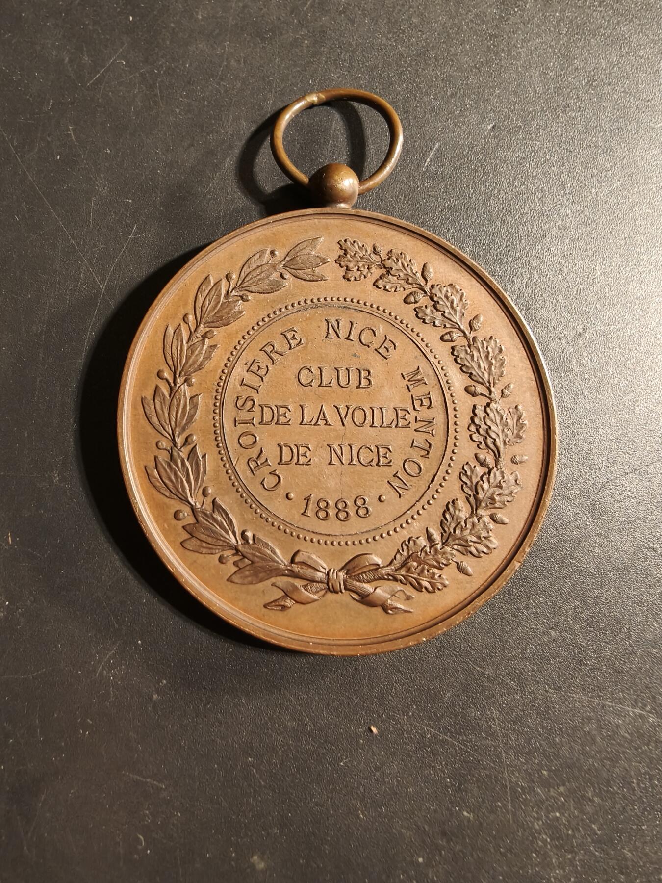 老王徽章第173期 法国1888年尼斯游艇俱乐部大尺寸铜奖章     原盒      直径50mm       重量59.8g