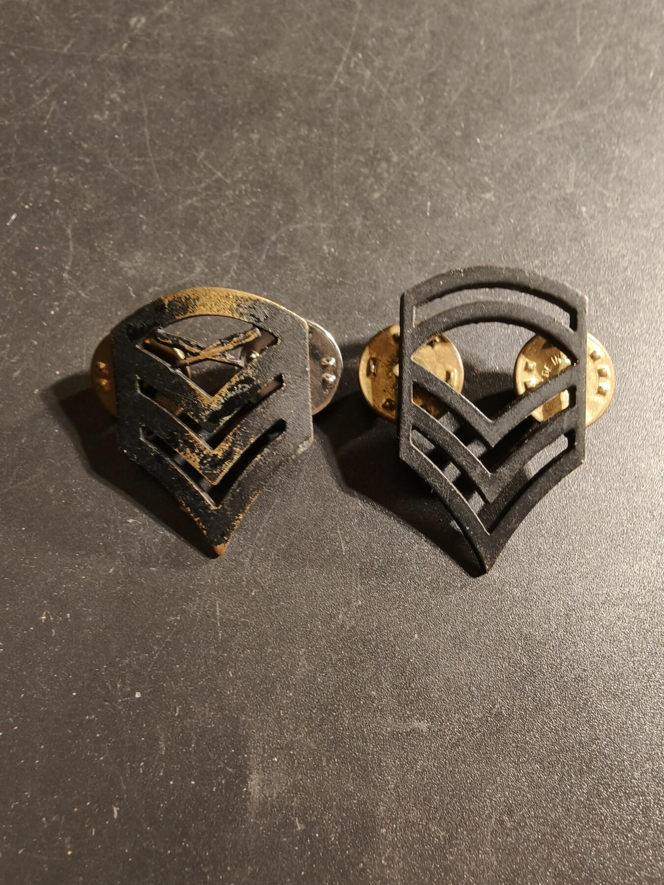 老王徽章第173期 美国陆军参谋军士+下士金属军衔一组