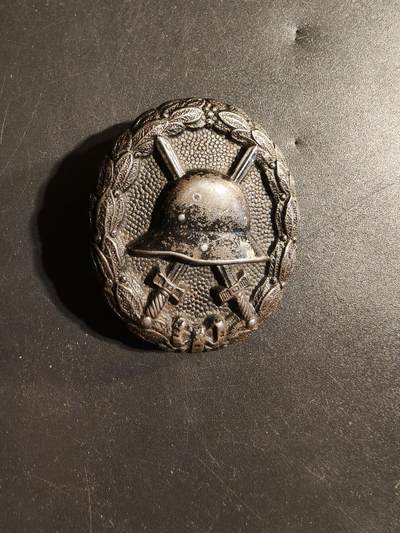 老王徽章第173期 - 德国一战黑战伤奖章