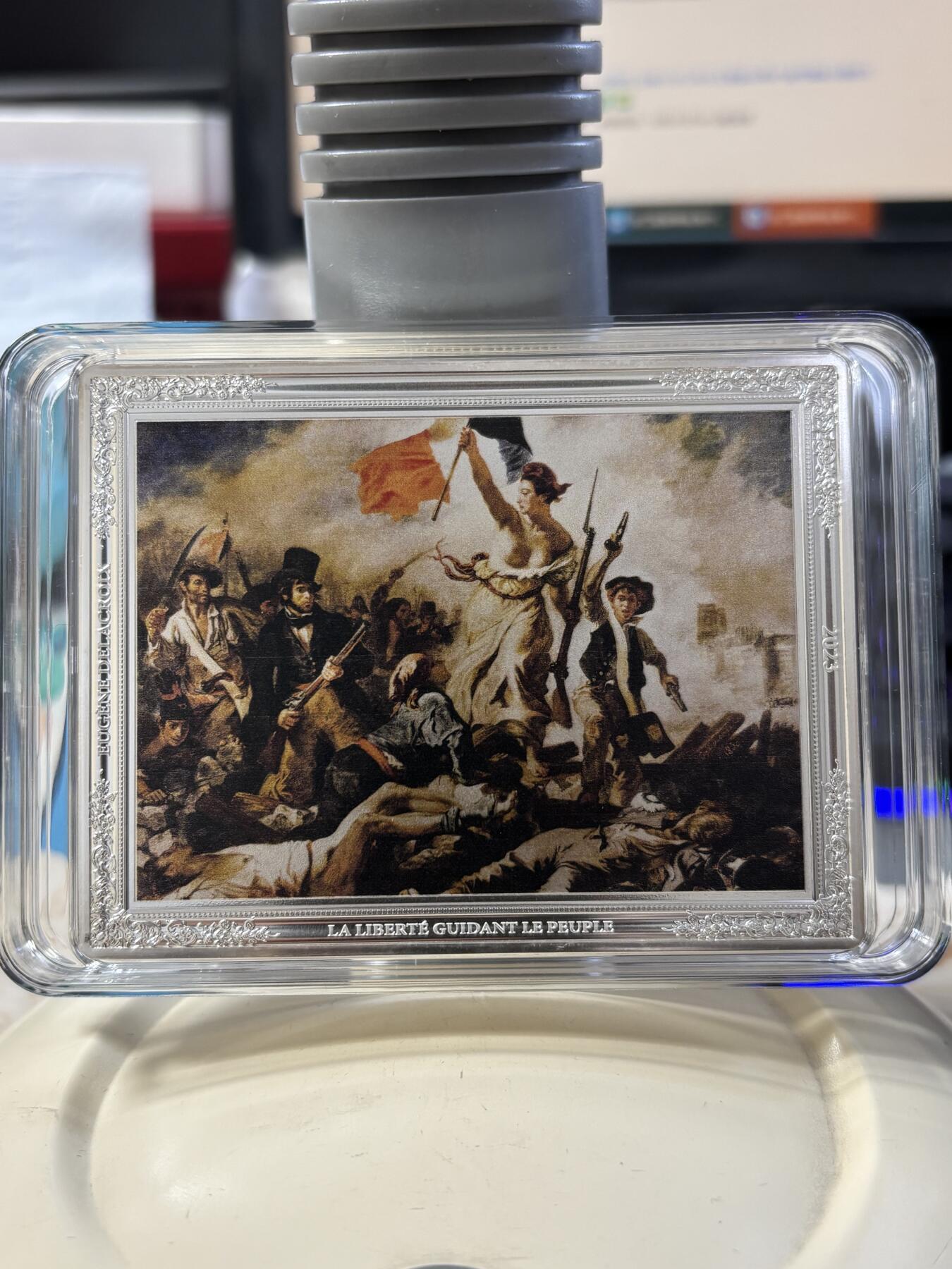 第186期拍卖 法国2023年卢浮宫杰作自由引导人民500克彩色银币，999银，500克，编号096