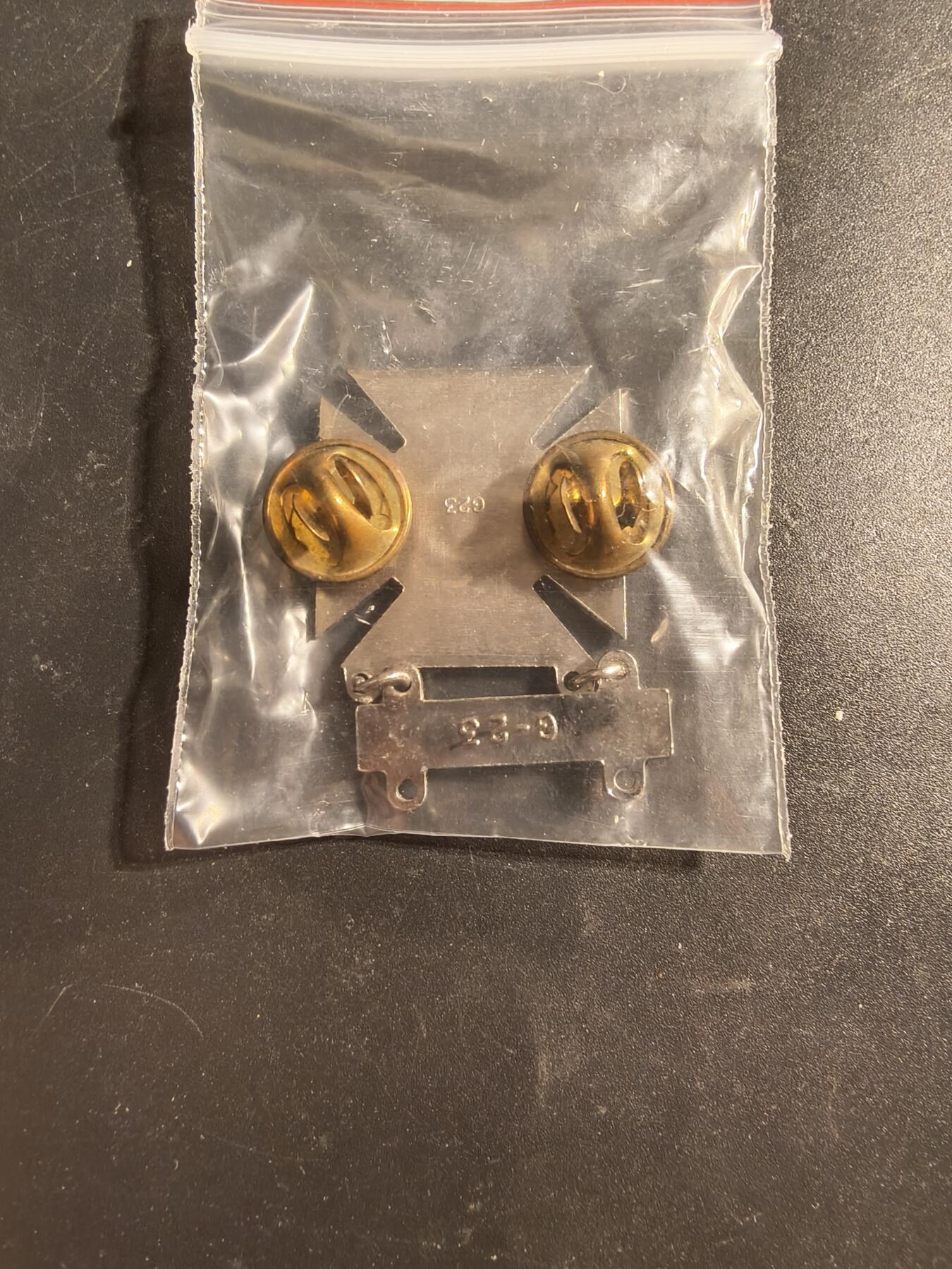 老王徽章第173期 美国陆军神枪手技能章    带卡宾枪勋条     带厂标