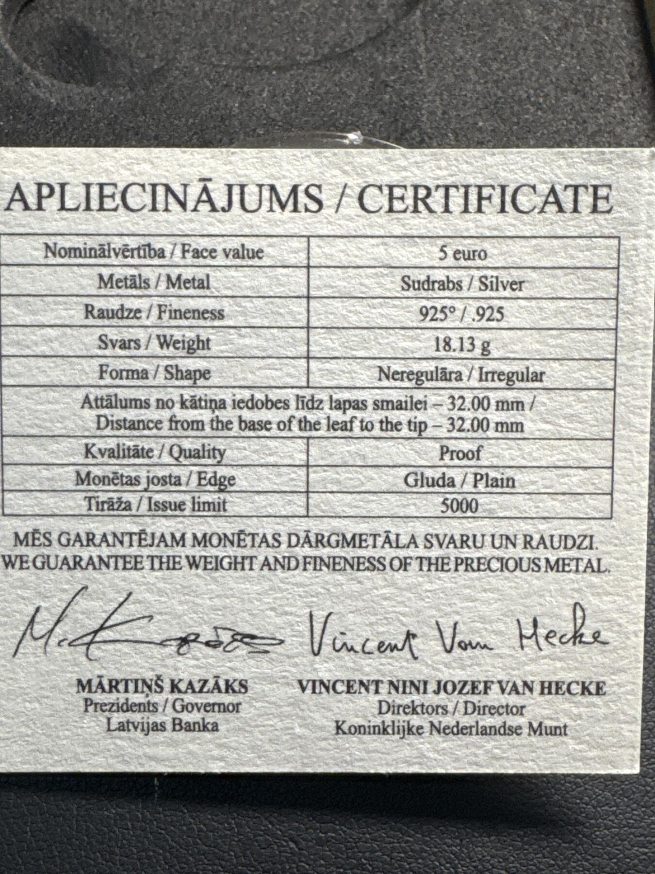 ❤️【币观天下】❤️ 第337期钱币拍卖- 2026.1.2周五晚上6点半场-长期征集拍品 获奖币 拉脱维亚2020年5欧圆菩提叶精制异形纪念银币 带原装盒证