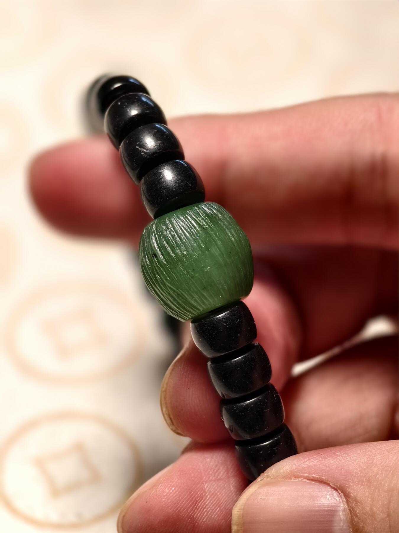 抚柳草堂-第五期章牌钱币（元旦欢庆场） 奖章勋章限时免佣 满百包邮 放漏专场 猴头纹和田碧玉配印尼金椰蒂  侘寂风私人定制款手作 和田碧玉13.5mm左右 椰蒂8*5mm 店主手做只此一条 所有材质皆永久保真