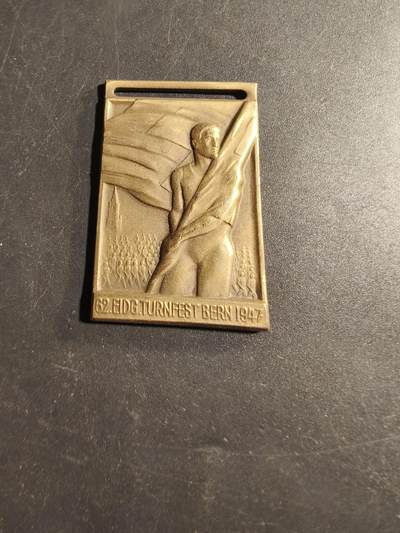 老王徽章第173期 - 瑞士1947年伯尔尼第62 届瑞士联邦体操节证章