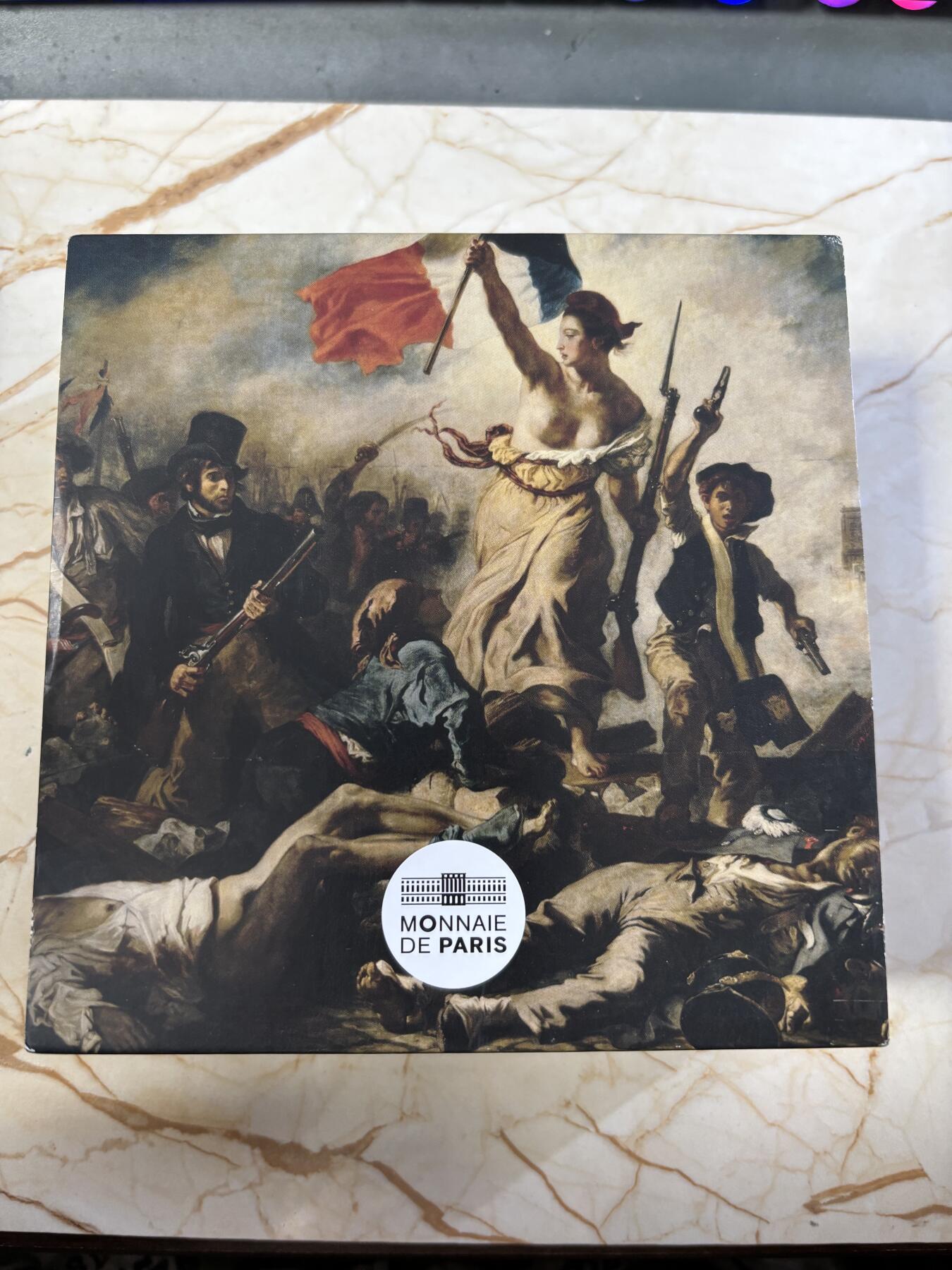 第186期拍卖 法国2023年卢浮宫杰作自由引导人民500克彩色银币，999银，500克，编号096