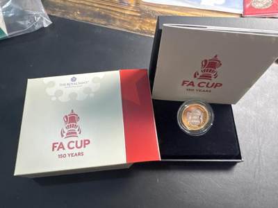 ❤️【币观天下】❤️ 第337期钱币拍卖- 2026.1.2周五晚上6点半场-长期征集拍品 - 英国2022年 足总杯 2英镑镀金双色纪念银币(有氧化) 盒证全