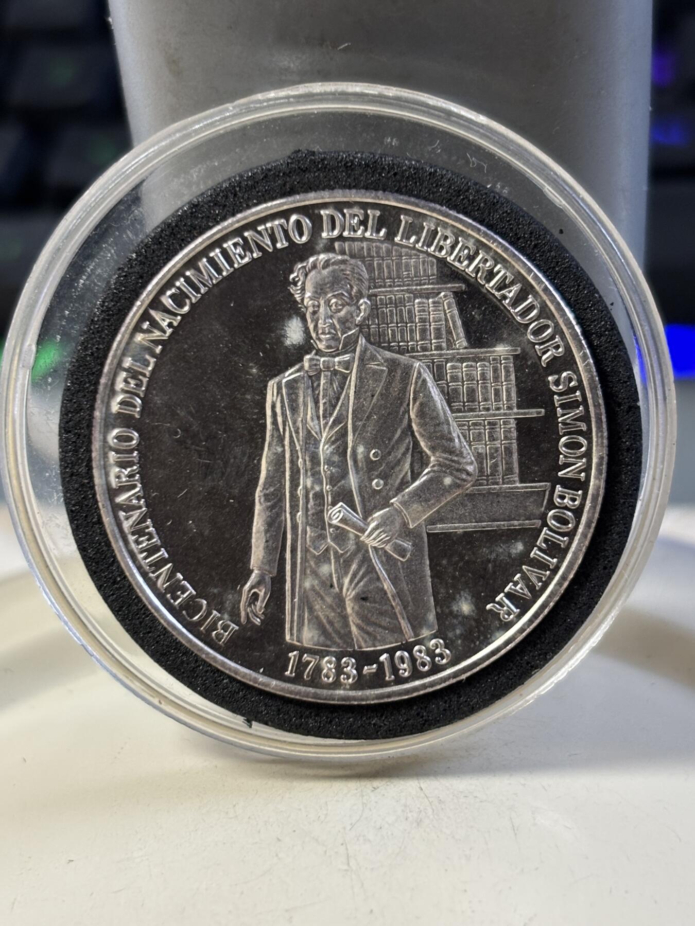 第186期拍卖 委瑞内拉1983年西蒙·玻利瓦尔诞辰200周年100玻利瓦尔1盎司纪念银币，900银，银价507