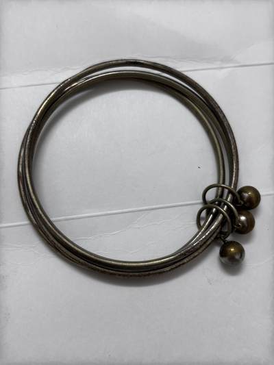 文馨钱币收藏 迎新纳福2026新年第一场（第 287 场）金银老铜币拍卖 - 情侣手镯，宝主说银的，具体含银量多少未知，含不含银也未知，本人不买这种镯子，重 28.3 克，没有认知的别拍，有可能是 925 银，也有可能是 999 银，也有可能是含低银，自己凭知识捡漏，拍下不退不换