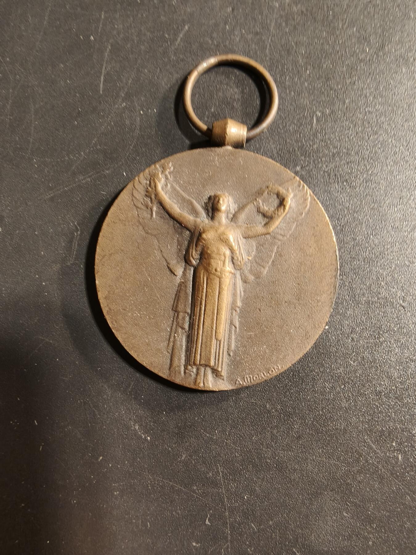 老王徽章第173期 法国一战胜利奖章   无绶带