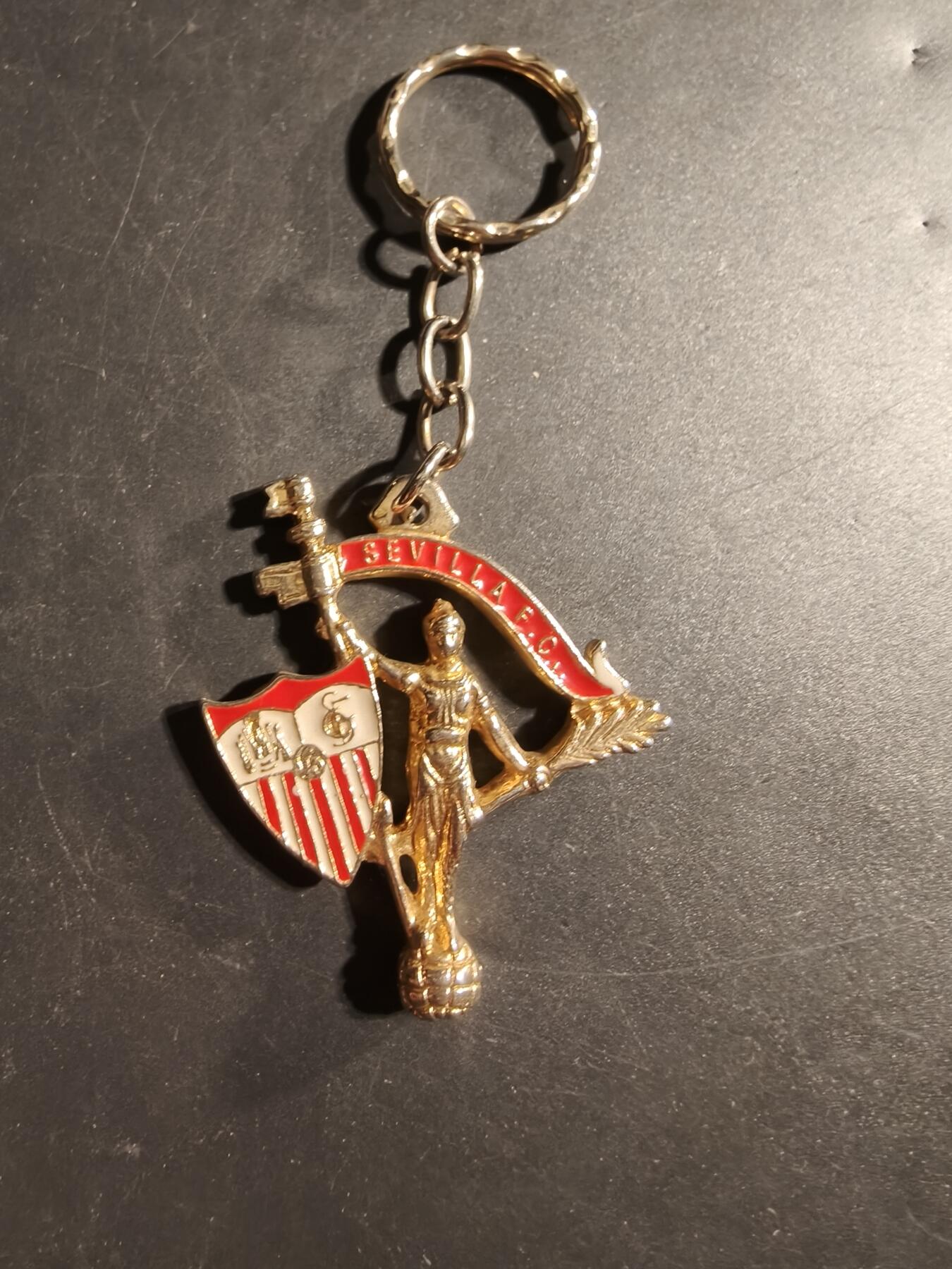 老王徽章第173期 西班牙塞维利亚市金属钥匙扣   大型