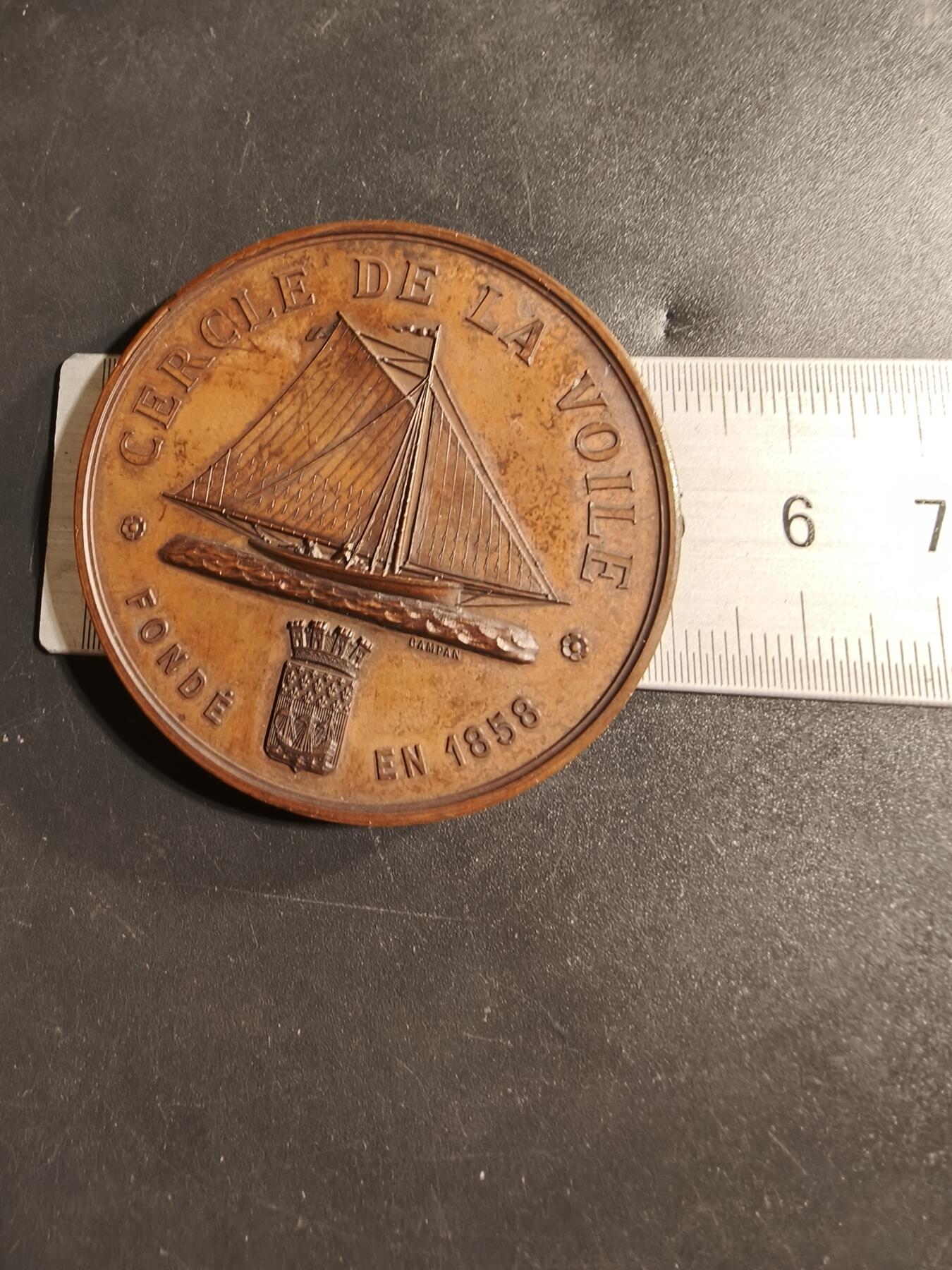 老王徽章第173期 法国1858年巴黎帆船俱乐部大铜章    Cuivre铜标    直径50mm     重量63.4g