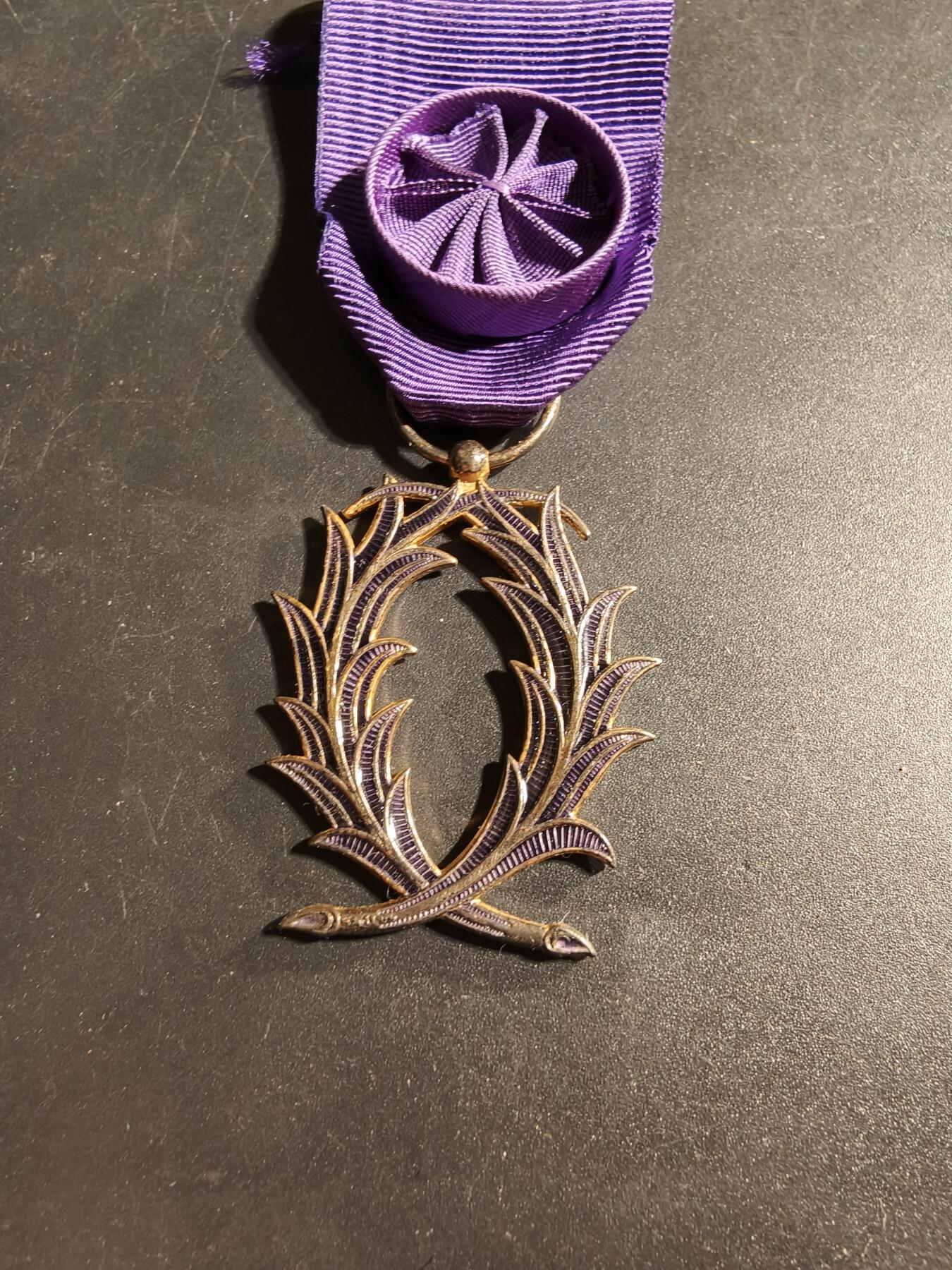 老王徽章第173期 法国军官级棕榈叶勋章   原盒    五共时期