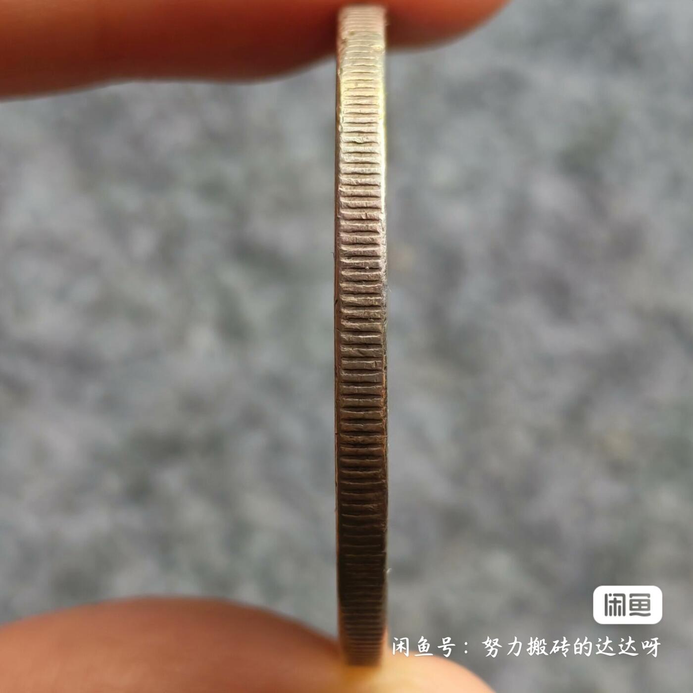 1889年英国维多利亚女王高冠马剑1克朗银币