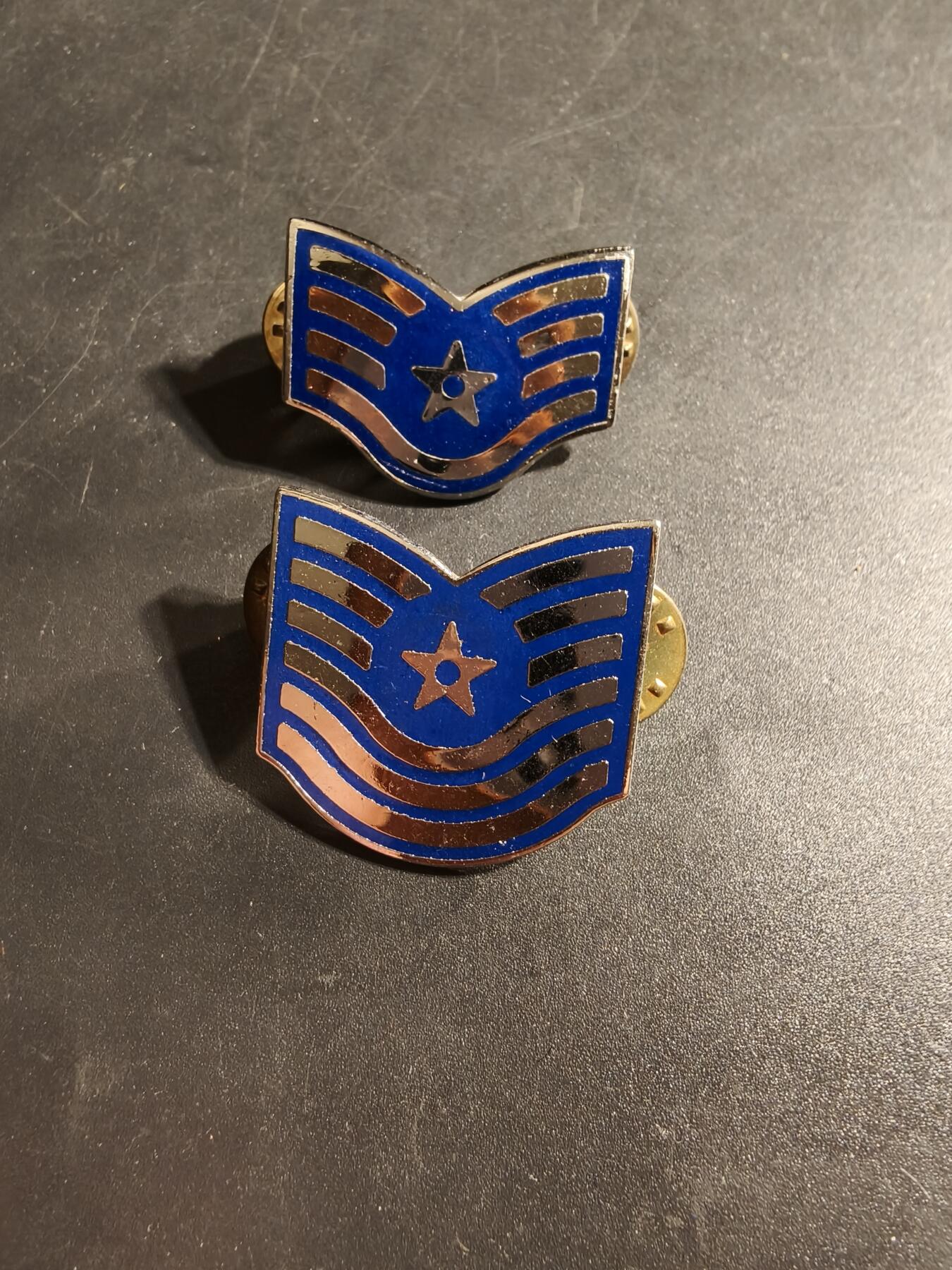 老王徽章第173期 美国空军E7军士长和E6技术军士金属军衔一组
