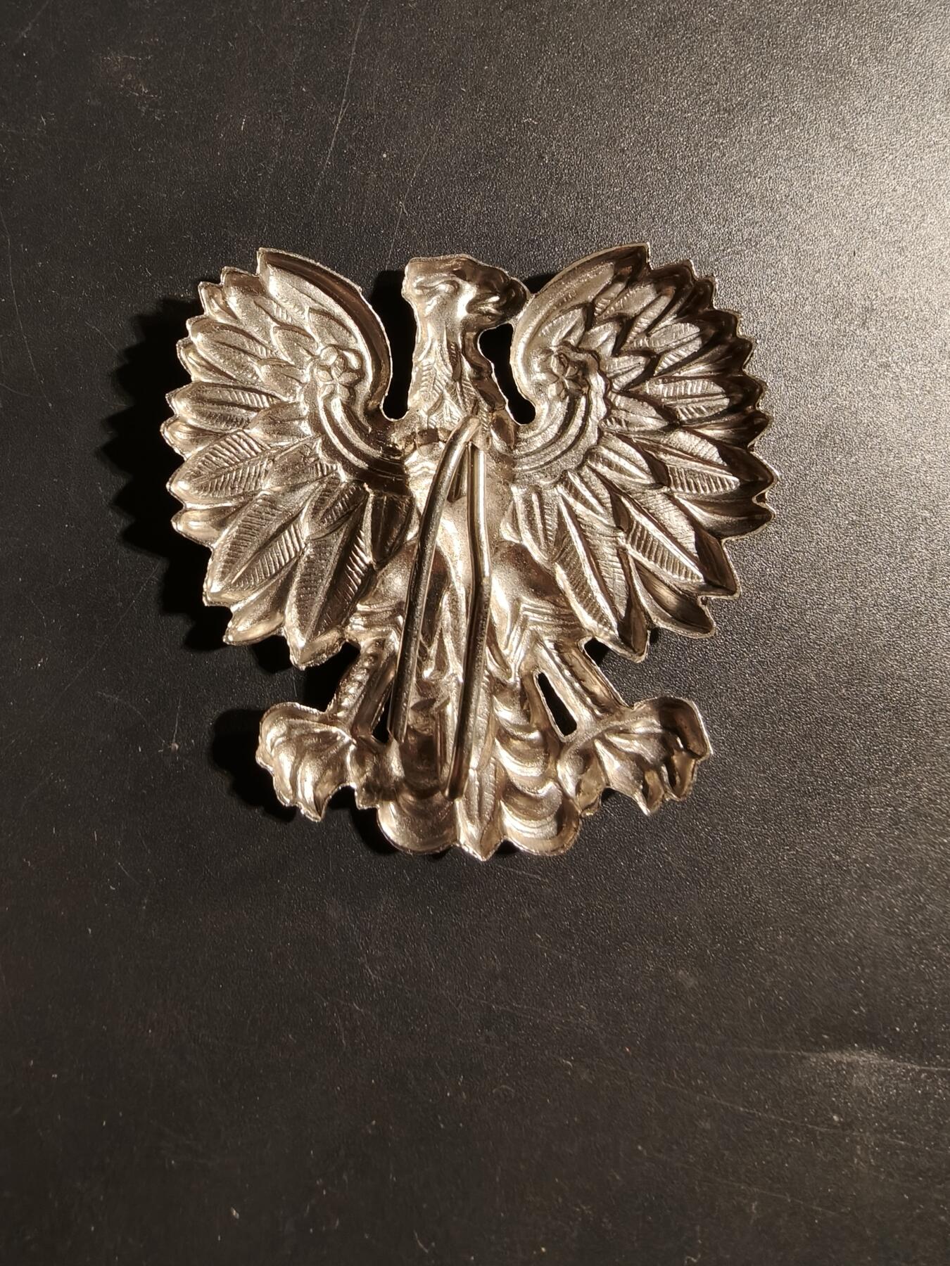 老王徽章第173期 波兰人民共和国公民民兵帽徽