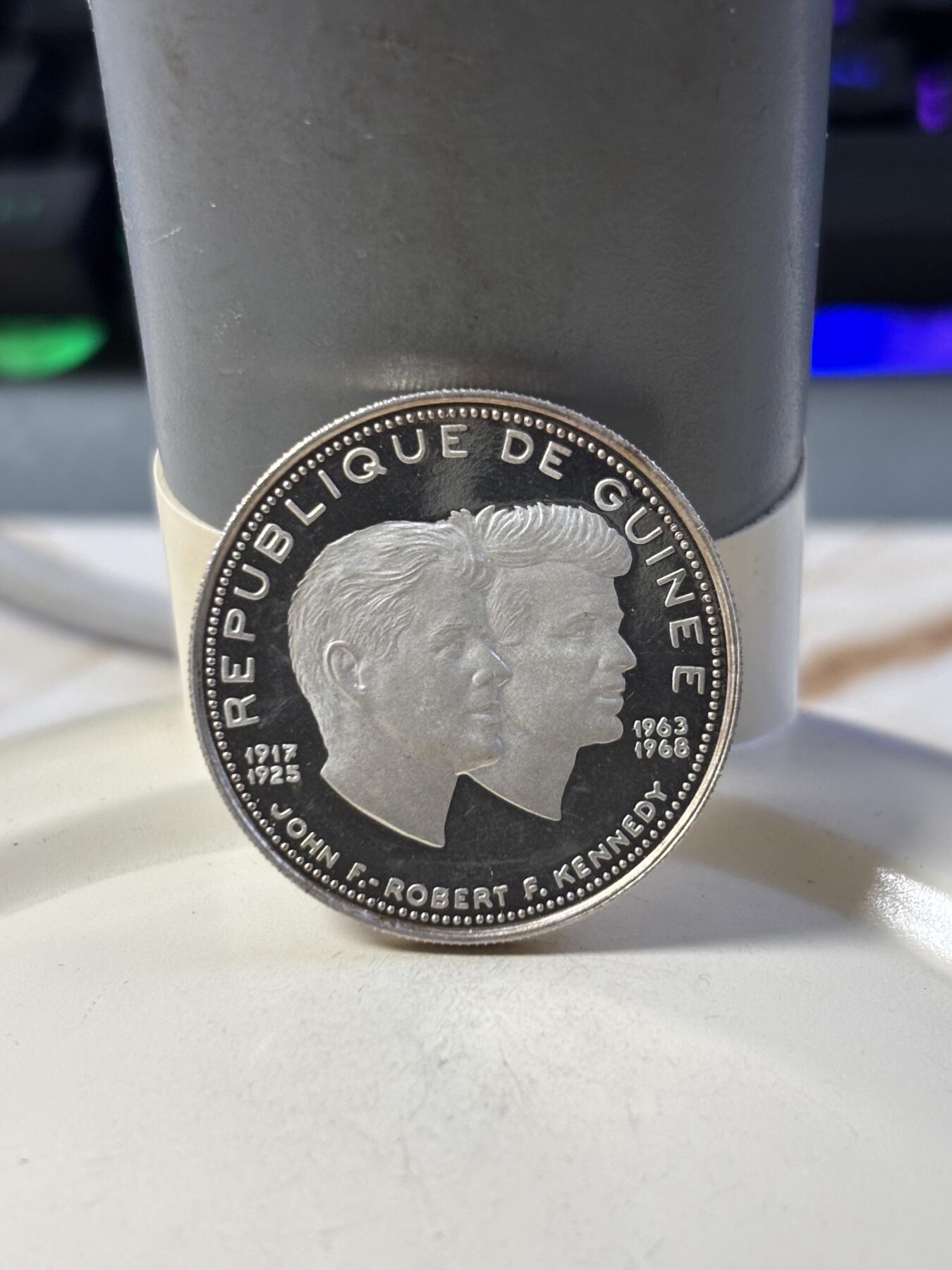 第186期拍卖 几内亚1969年肯尼迪纯银纪念银币，11.69克，银价210