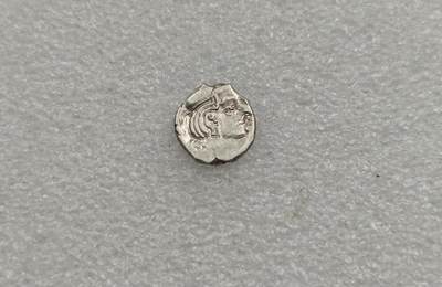 瓶子🏺第223期拍卖会 -  公元395年西萨特打制银币  西郡太守银币  正面国王背面山丘日月祭坛