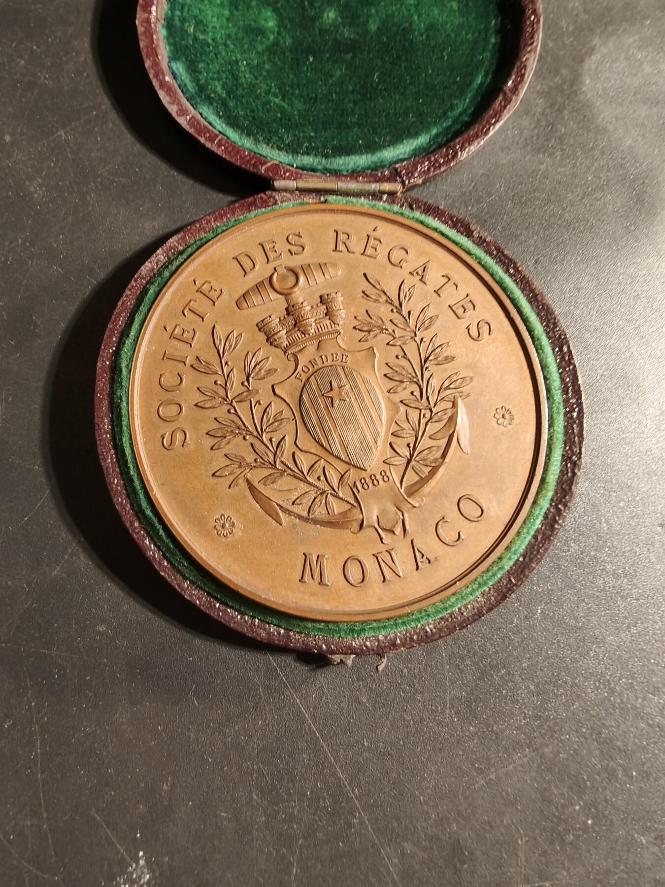 老王徽章第173期 摩纳哥赛艇协会成立大铜章     原盒    Cuivre铜标     直径59mm    重量86.7g