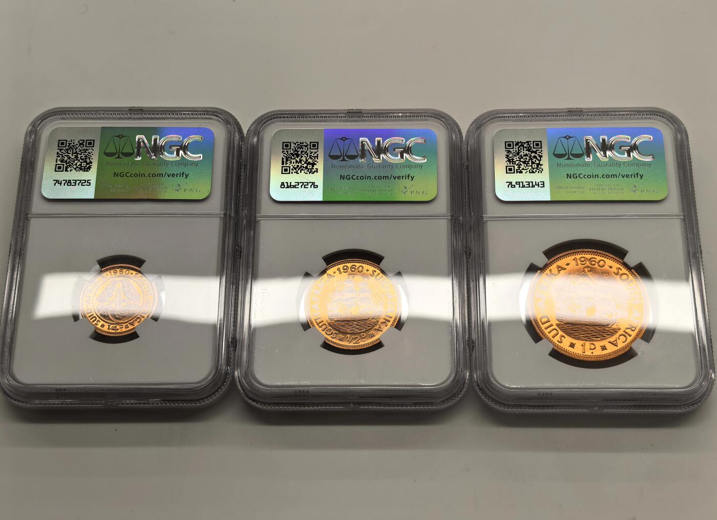 博洋堂“岁启嘉年”2026新年精品大拍专场暨第155期（全场包邮） NGC PF65-68 英属南非1960年议会成立50周年纪念套币 伊丽莎白二世 5先令~1/4便士 6银3铜 南非最后一套青年女王肖像精制套币 次年改为10进制版本 全套难得高分好品相 铜币尤为出彩 呈现媲美出厂的纯正紫铜原光 品相被严重低估 原配绒布盒完整保存 全套集齐 无需费力凑配 套币藏家不容错过