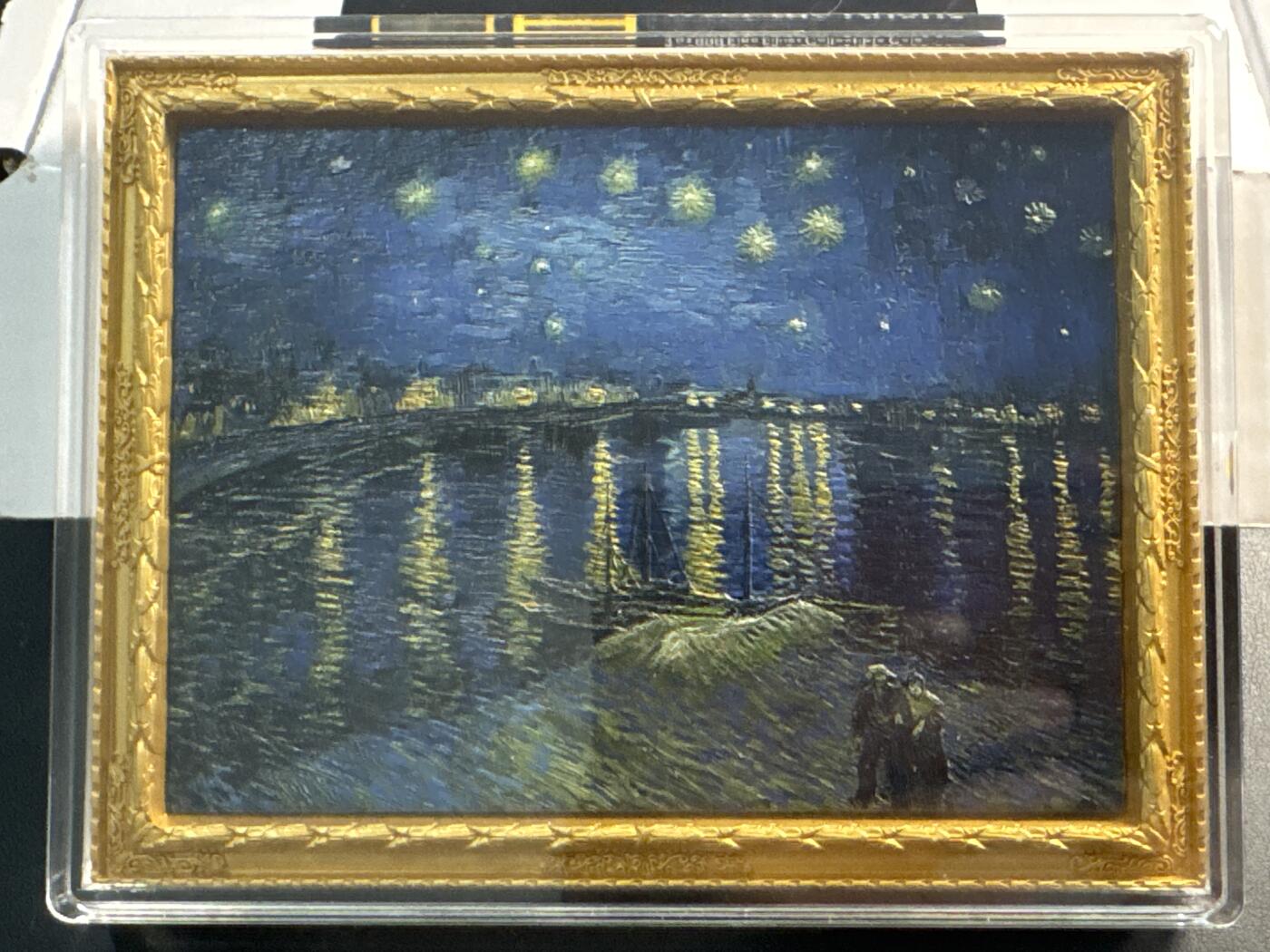 ❤️【币观天下】❤️ 第337期钱币拍卖- 2026.1.2周五晚上6点半场-长期征集拍品 乍得2022年世界名画系列 梵高 罗纳河上的星夜 35.5盎司大尺寸双金属彩色纪念币（金色）2盎司银+ 33.5盎司铜发行500枚